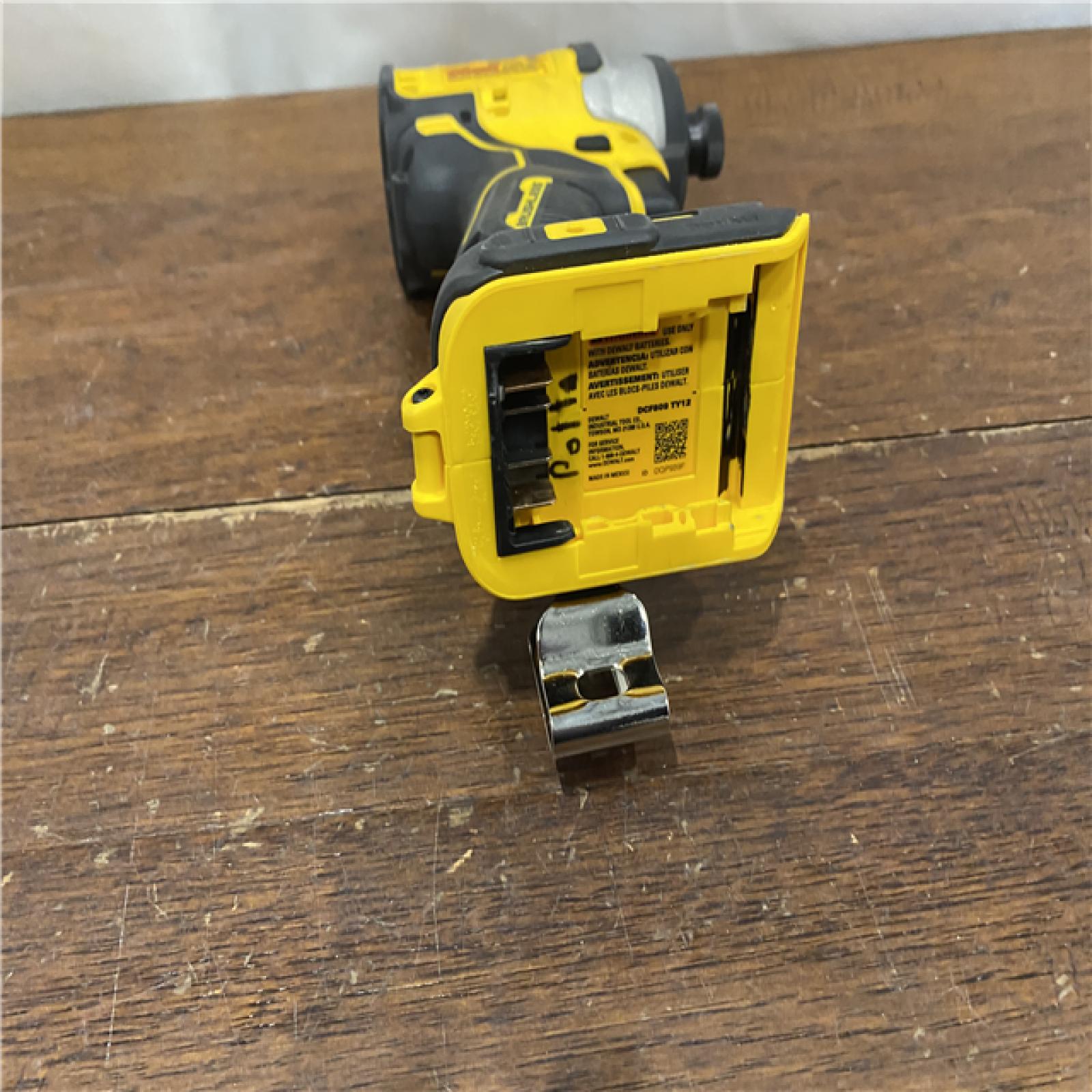 AS-IS DEWALT ATOMIC 20V MAX* Brushless Cordless Compact 1/4 in. Impact Driver Kit