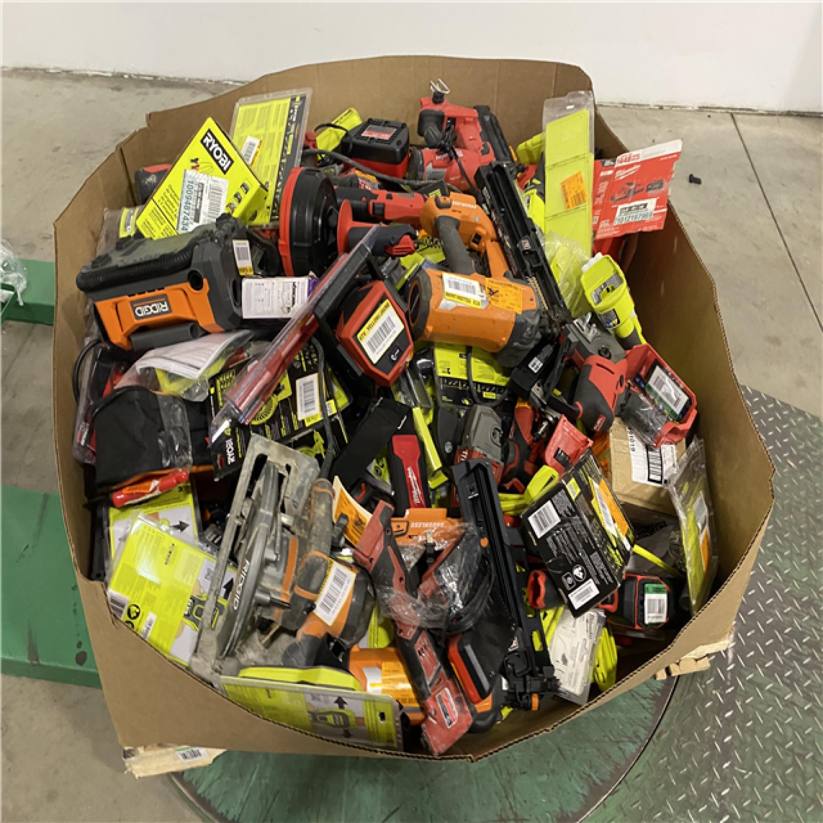 Dallas Location - As-Is Tool Pallet