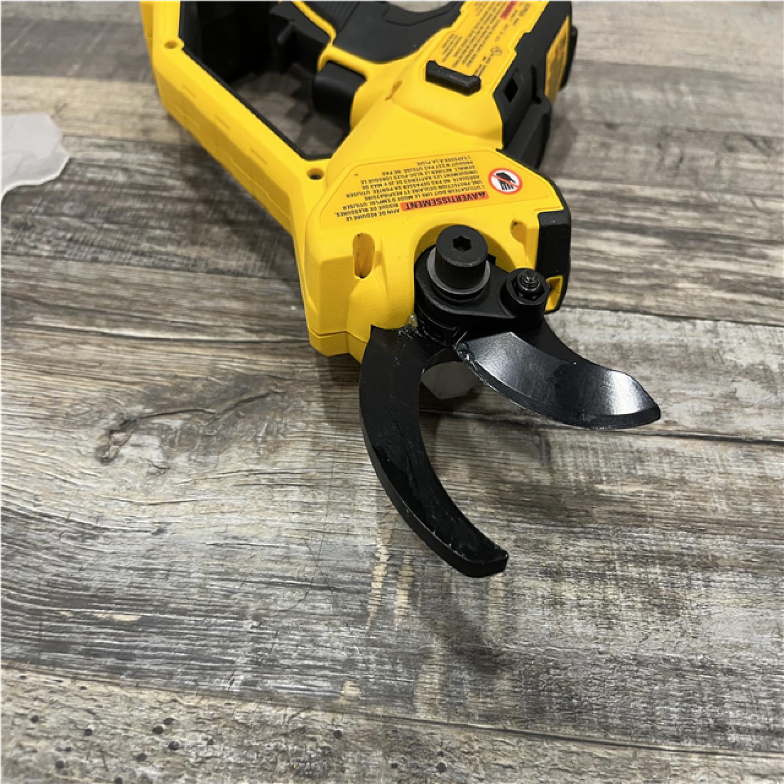 AS-IS DEWALT 20V MAX Cordless Pruner Kit
