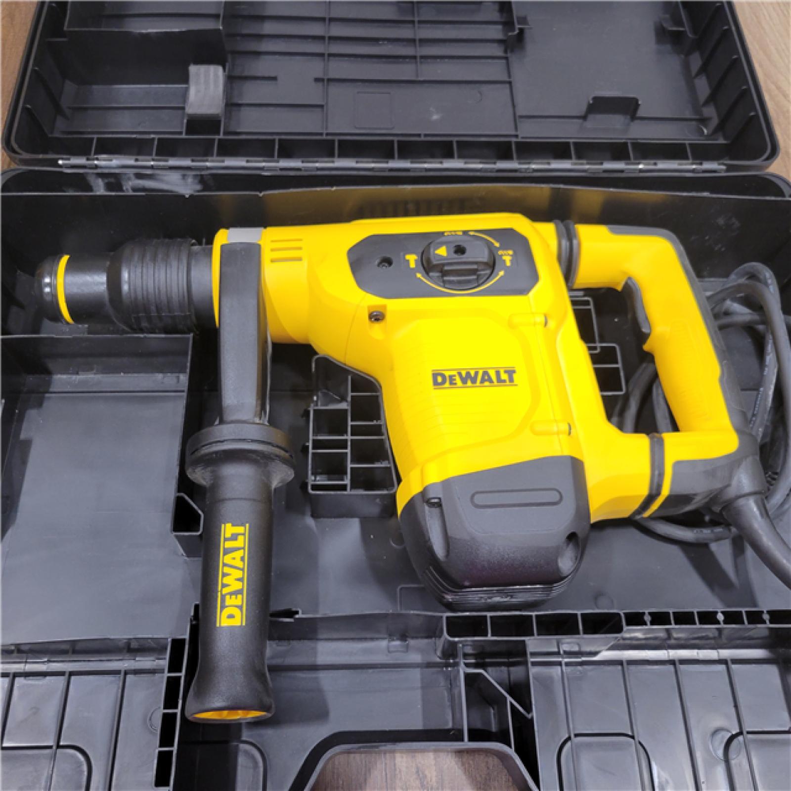 AS-IS DEWALT 10.5 Amp 1-9/16 in. Corded SDS-MAX Combination Concrete/Masonry Rotary Hammer with SHOCKS and Case