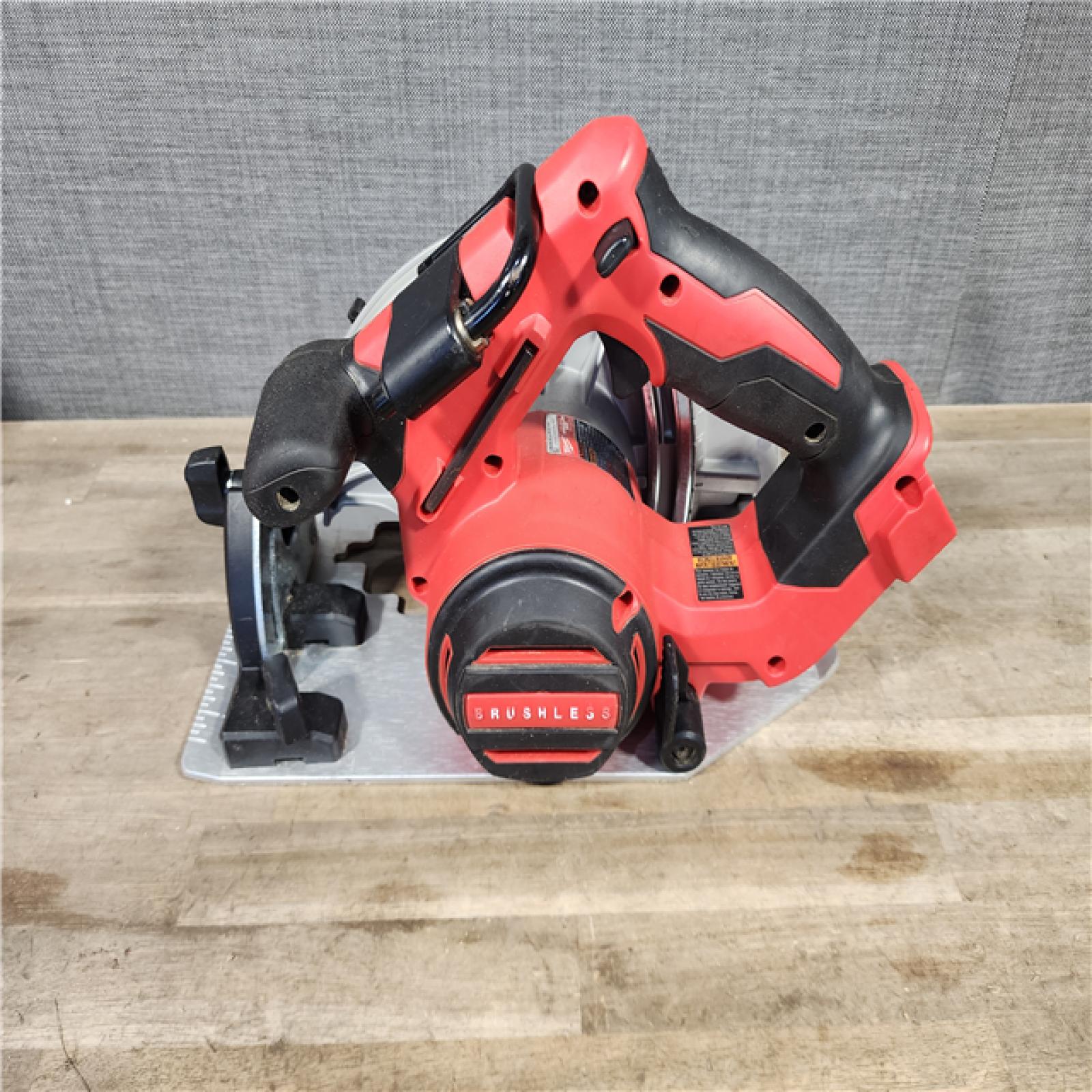 HOUSTON LOCATION - AS-IS Milwaukee 7-1/4 18V Brushless Circular Saw 2631-20 (Bare Tool)