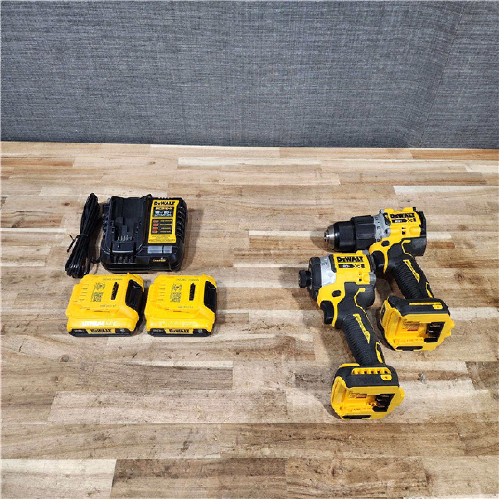 HOUSTON LOCATION - AS-IS DEWALT 2 TOOL COMBO KIT W/ (2) BATTERY & CHARGER