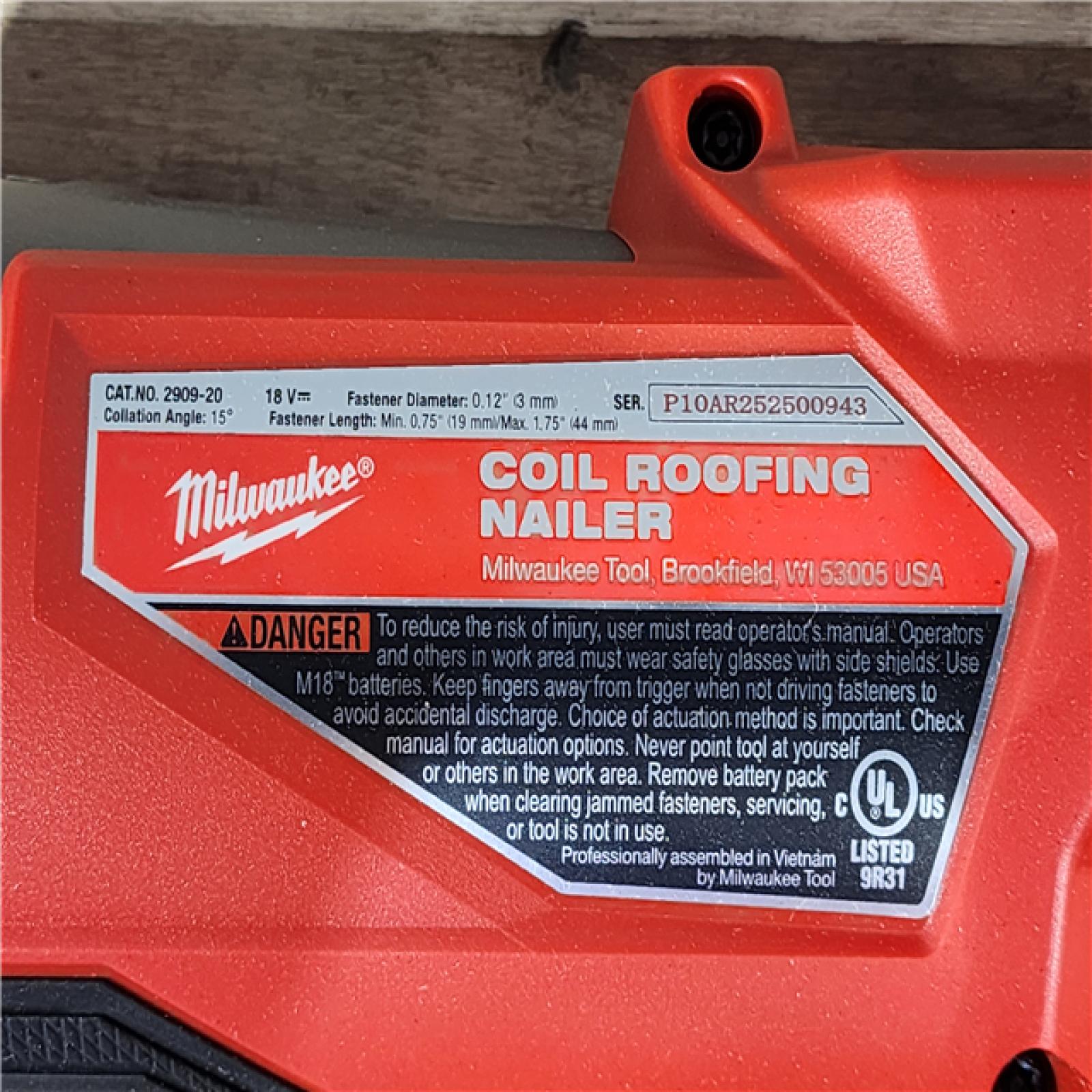 HOUSTON LOCATION - AS-IS (APPEARS LIKE NEW) Milwaukee FUEL 18-Volt Lithium-Ion Brushless Cordless Coil Roofing Nailer (Tool Only)