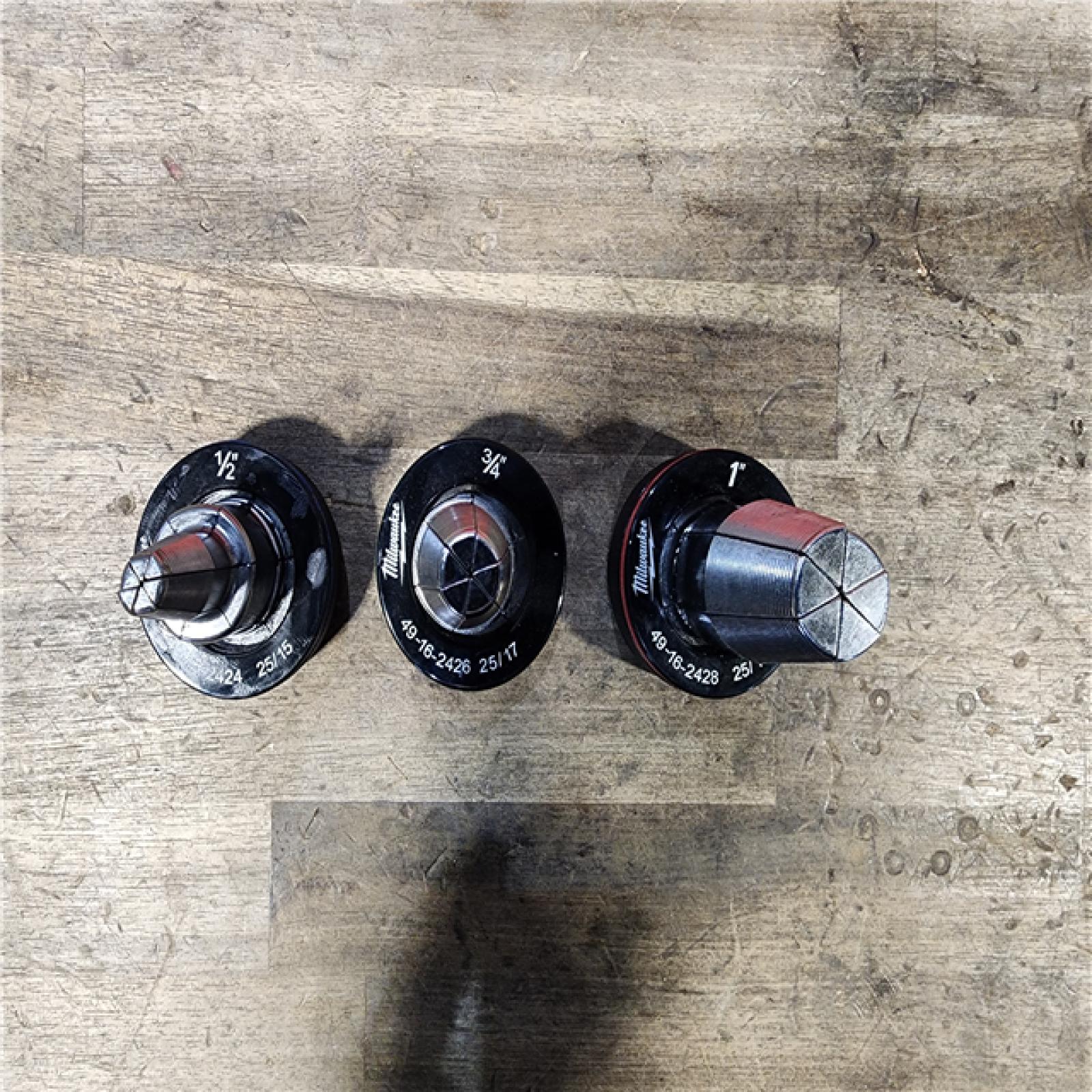 HOUSTON LOCATION - AS-IS Milwaukee M12 12V Lithium-Ion Cordless PEX Expansion Tool Kit with (2) 1.5 Ah Batteries  (3) Expansion Heads and Hard Case