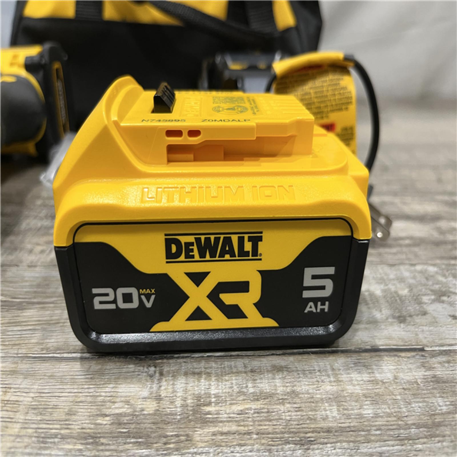 AS-IS DEWALT ATOMIC 20V MAX Lithium-Ion Cordless 1/4 in. Brushless Impact Driver Kit