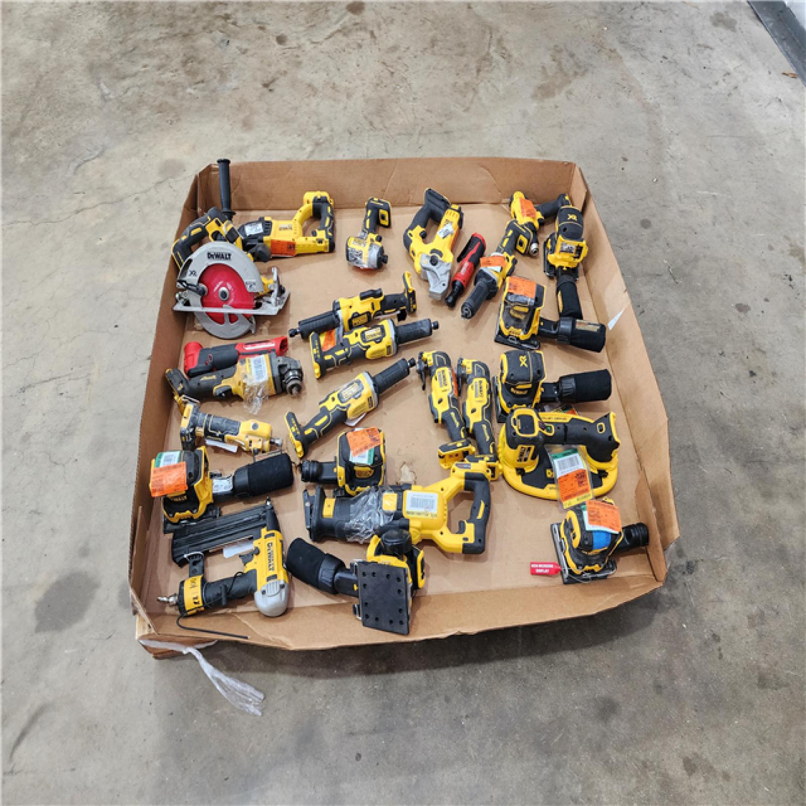 HOUSTON LOCATION - AS-IS TOOL PALLET