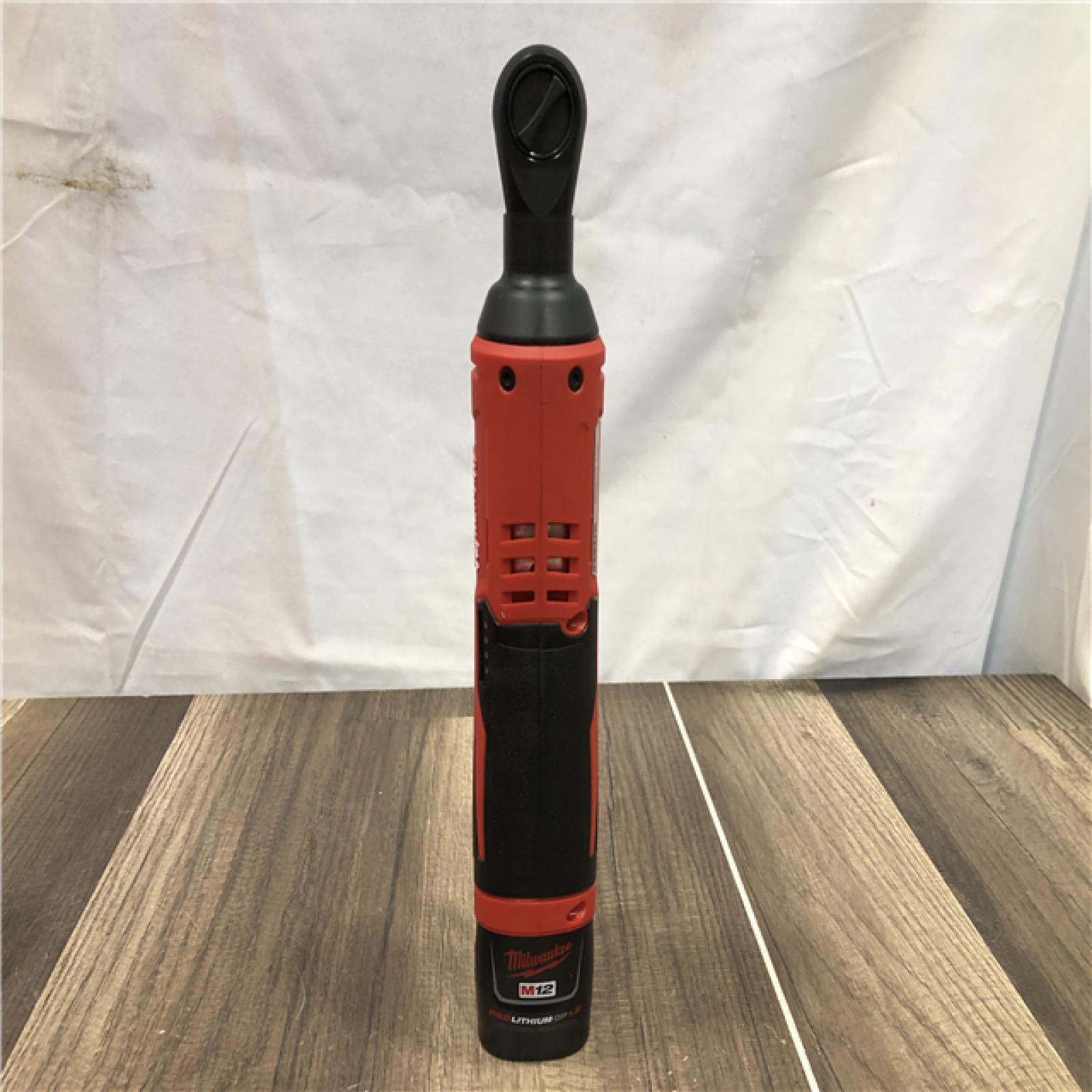 AS-IS  Milwaukee M12 12V Lithium-Ion Cordless 3/8 in. Ratchet Kit