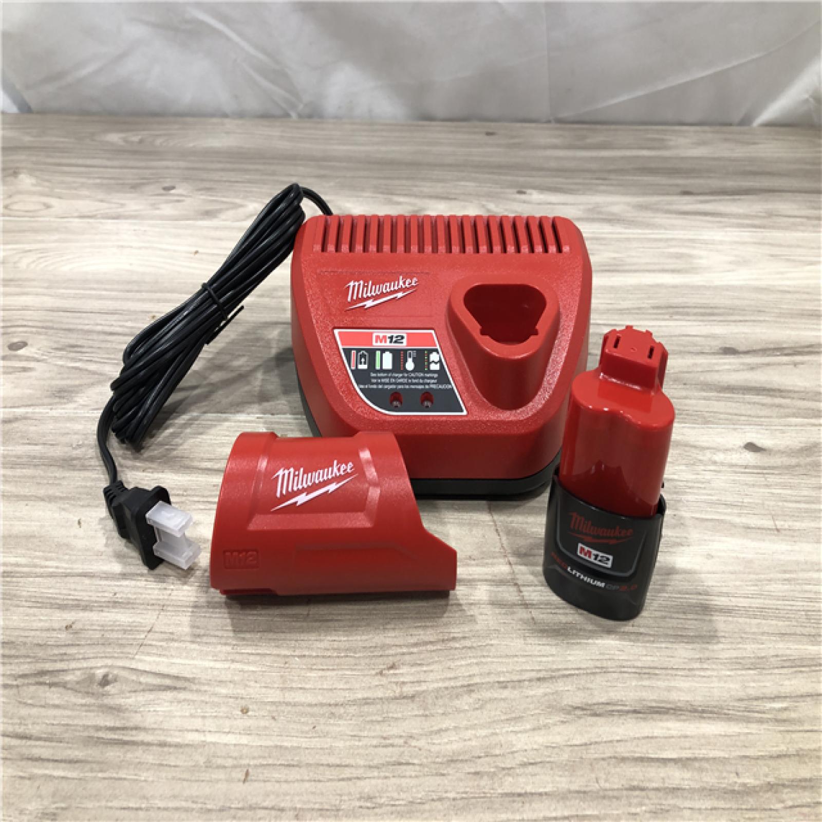 AS-IS Milwaukee Black Small Heated Axis Vest Kit