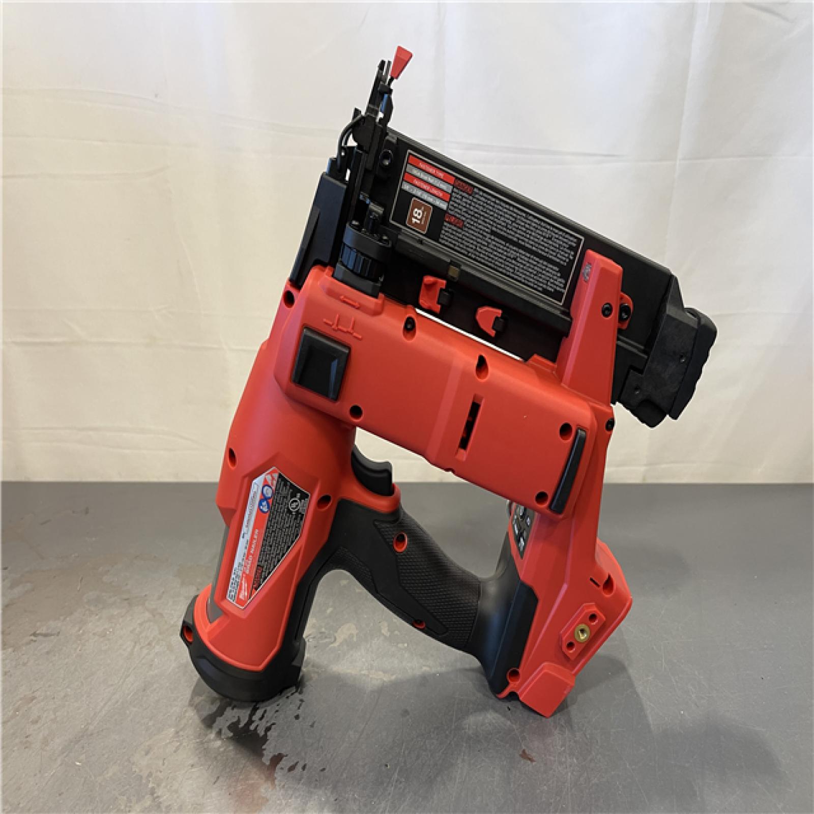 AS-IS - Milwaukee M18 FUEL 18-Volt Lithium-Ion Brushless Cordless Gen II 18-Gauge Brad Nailer