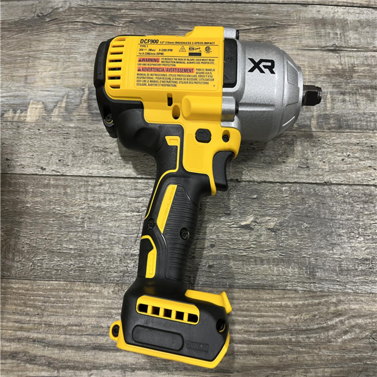 AS-IS DEWALT 20V MAX Lithium-Ion Cordless 1/2 in. Impact Wrench Kit