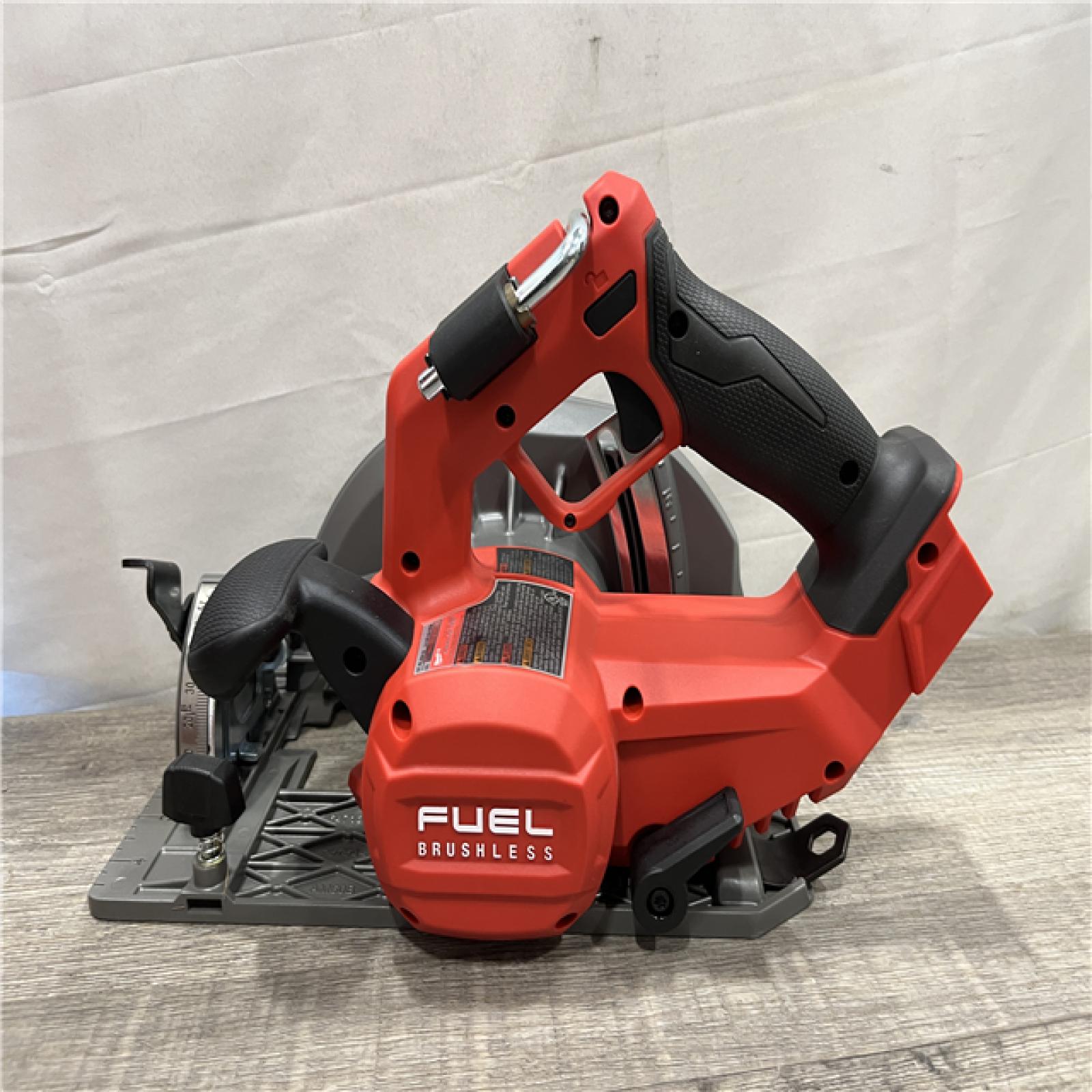 AS-IS Milwaukee FUEL 18V Lithium-Ion Brushless Cordless 7-1/4 in. Circular Saw (Tool-Only)