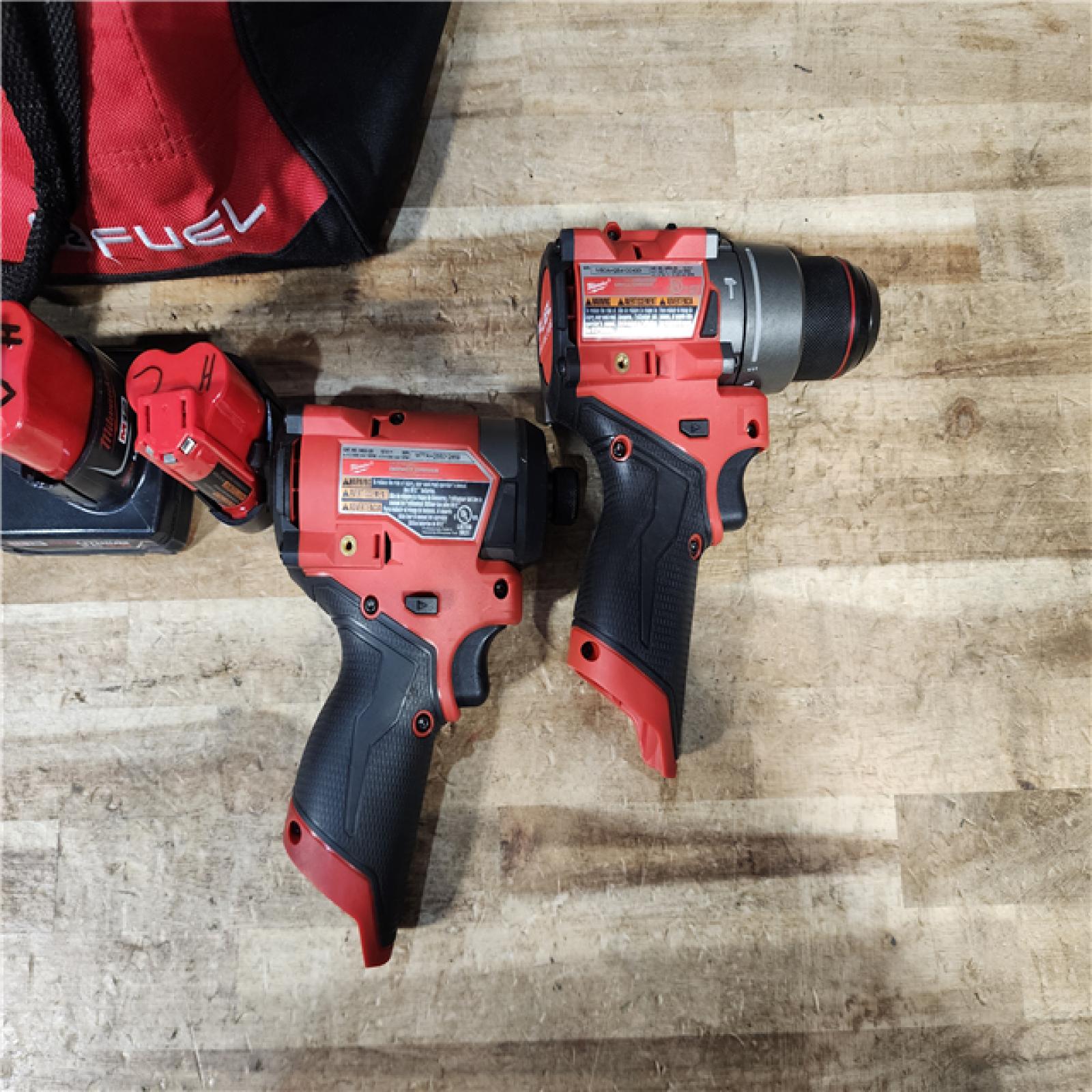 HOUSTON LOCATION - AS - IS Milwaukee 2 Tool Combo Kit W/ (2) Battery & Charger