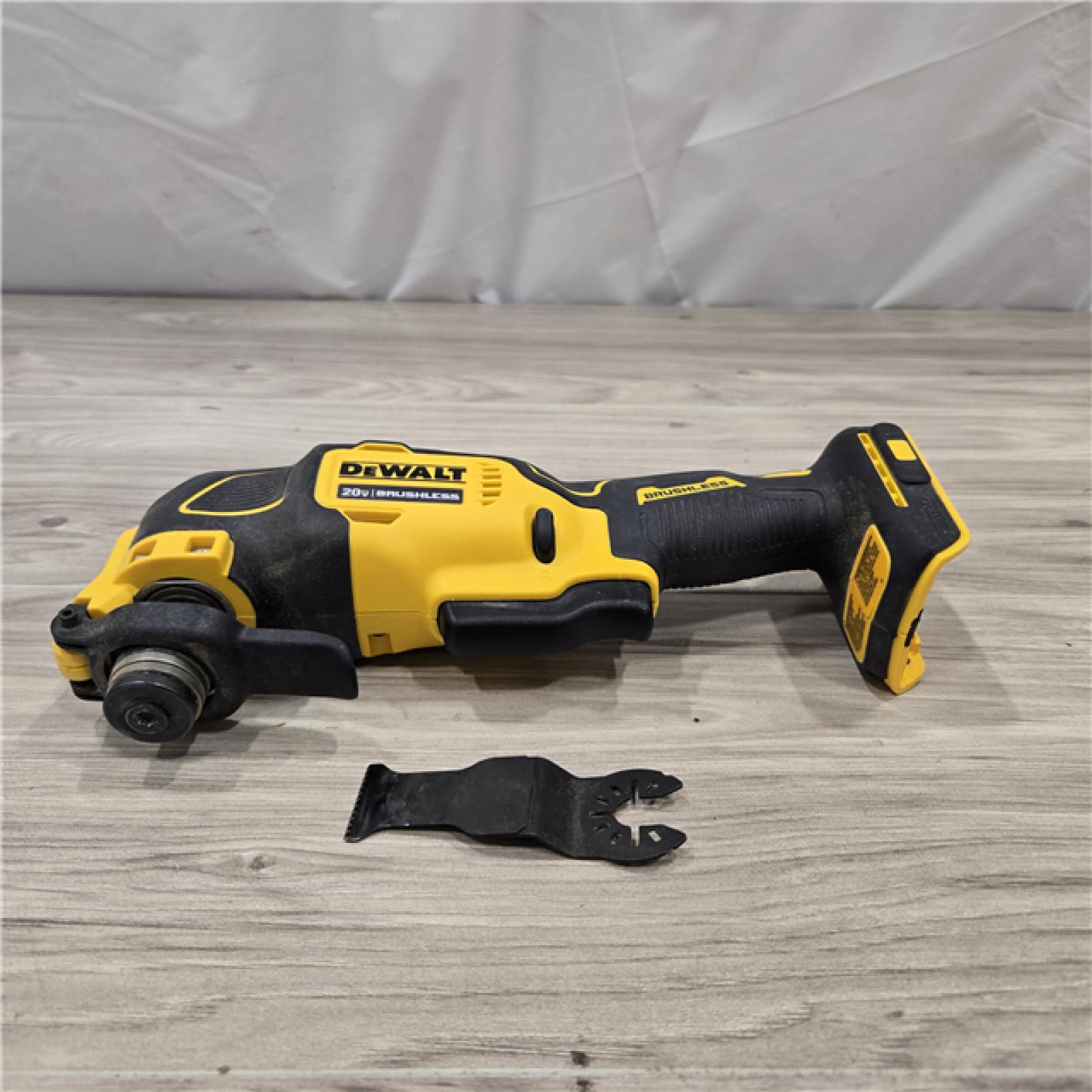 AS-IS DEWALT ATOMIC 20V MAX Cordless Oscillating Multi Tool (Tool Only)