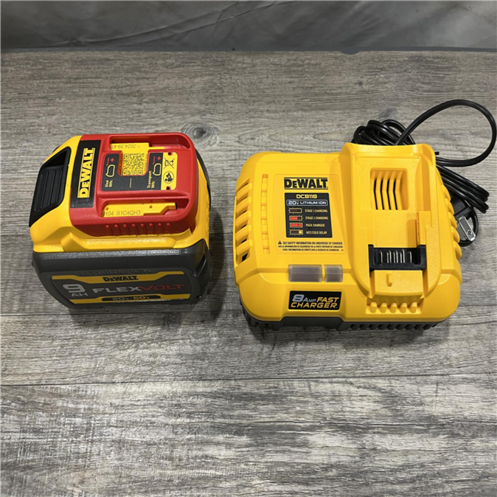AS-IS DEWALT 20V/60V MAX FLEXVOLT Lithium-Ion 9.0Ah Battery and Charger Starter Kit