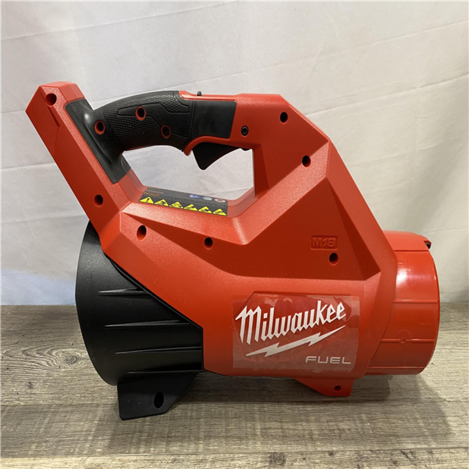 AS-IS Milwaukee M18 FUEL 120 MPH 500 CFM 18V Brushless Cordless Battery Powered Leaf Blower Kit