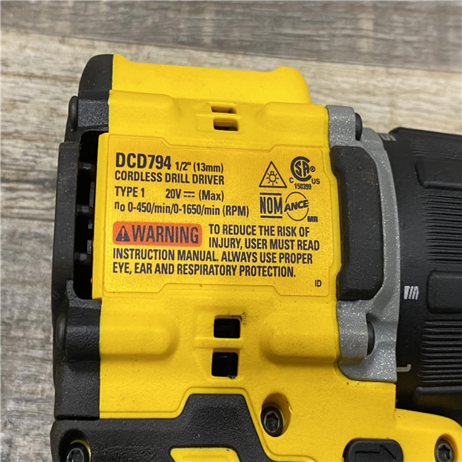 AS-IS DEWALT ATOMIC 20-Volt MAX Lithium-Ion Cordless (2-Tool) Combo Kit