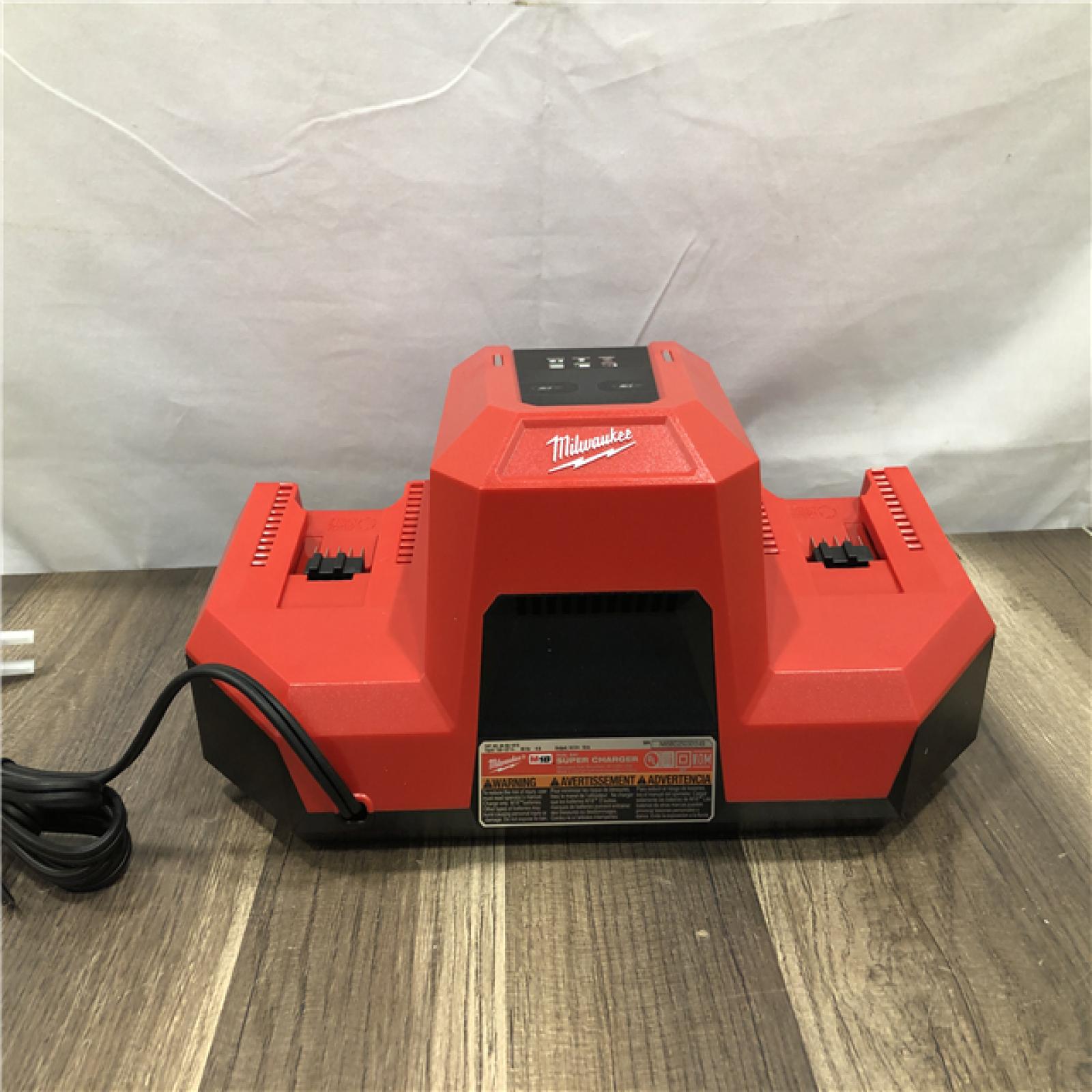AS-IS Milwaukee 18V Dual Bay Simultaneous Super Charger