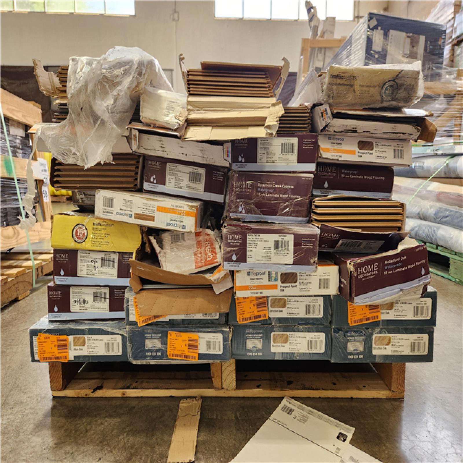 Phoenix Location Mixed Home Flooring and Wall Tile Pallet (33 Cases)