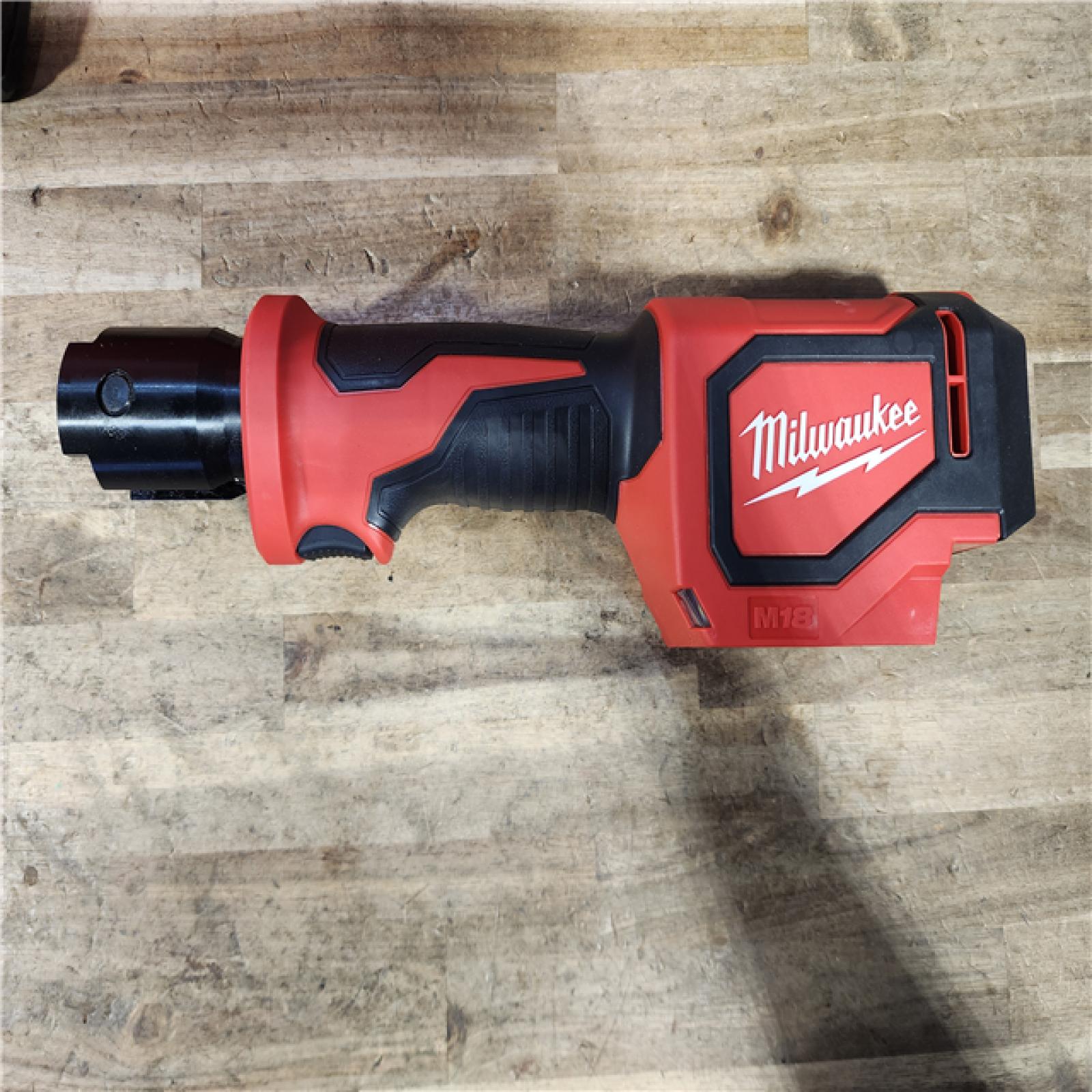 HOUSTON LOCATION - AS-IS Milwaukee-2674-22C M18 Short Throw Press Tool Kit W/ PEX Crimp Jaws