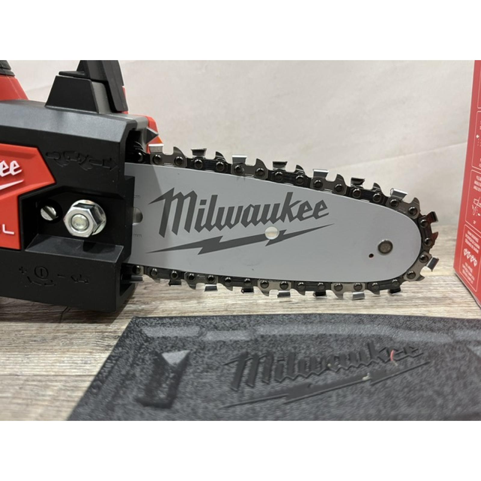 AS-IS Milwaukee FUEL 6 in. 12V Lithium-Ion Brushless Cordless Pruning Saw HATCHET (Tool-Only)