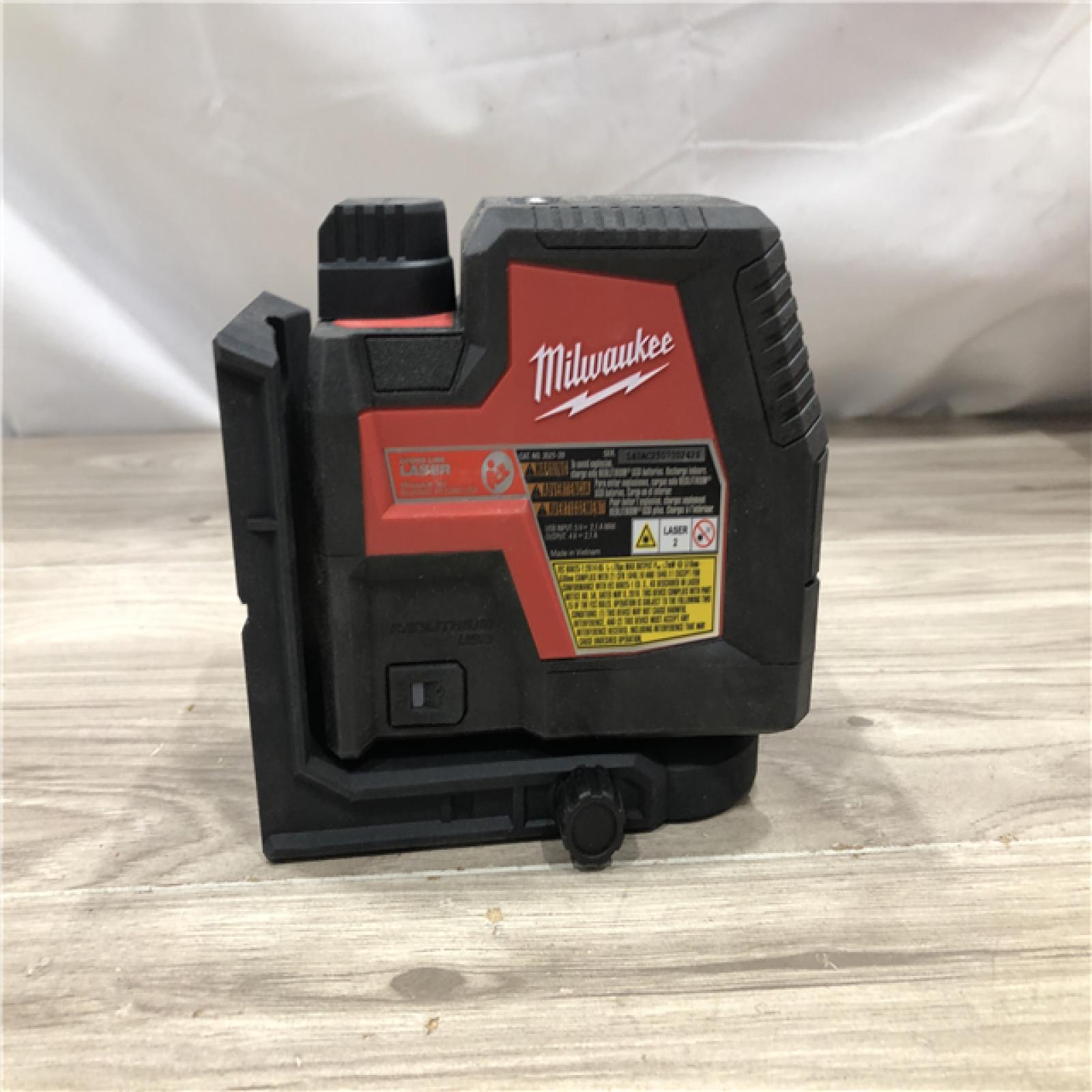 AS-IS Milwaukee 100 ft. REDLITHIUM Lithium-Ion USB Green Rechargeable Cross Line Laser Level Kit