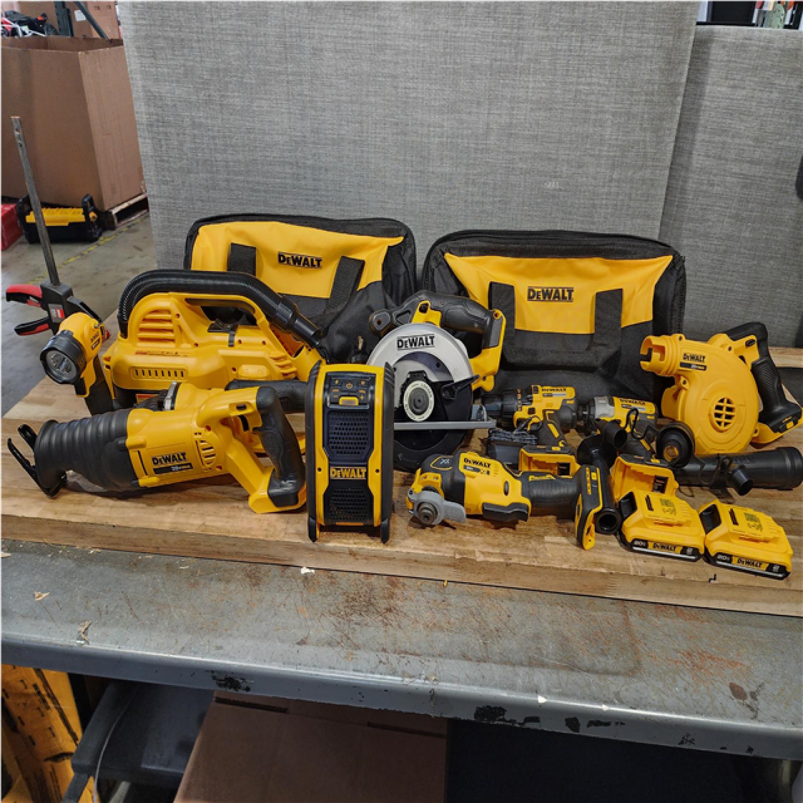 Houston Location AS-IS DEWALT 20-Volt Max Lithium-Ion (10-Tool) Cordless Combo Kit
