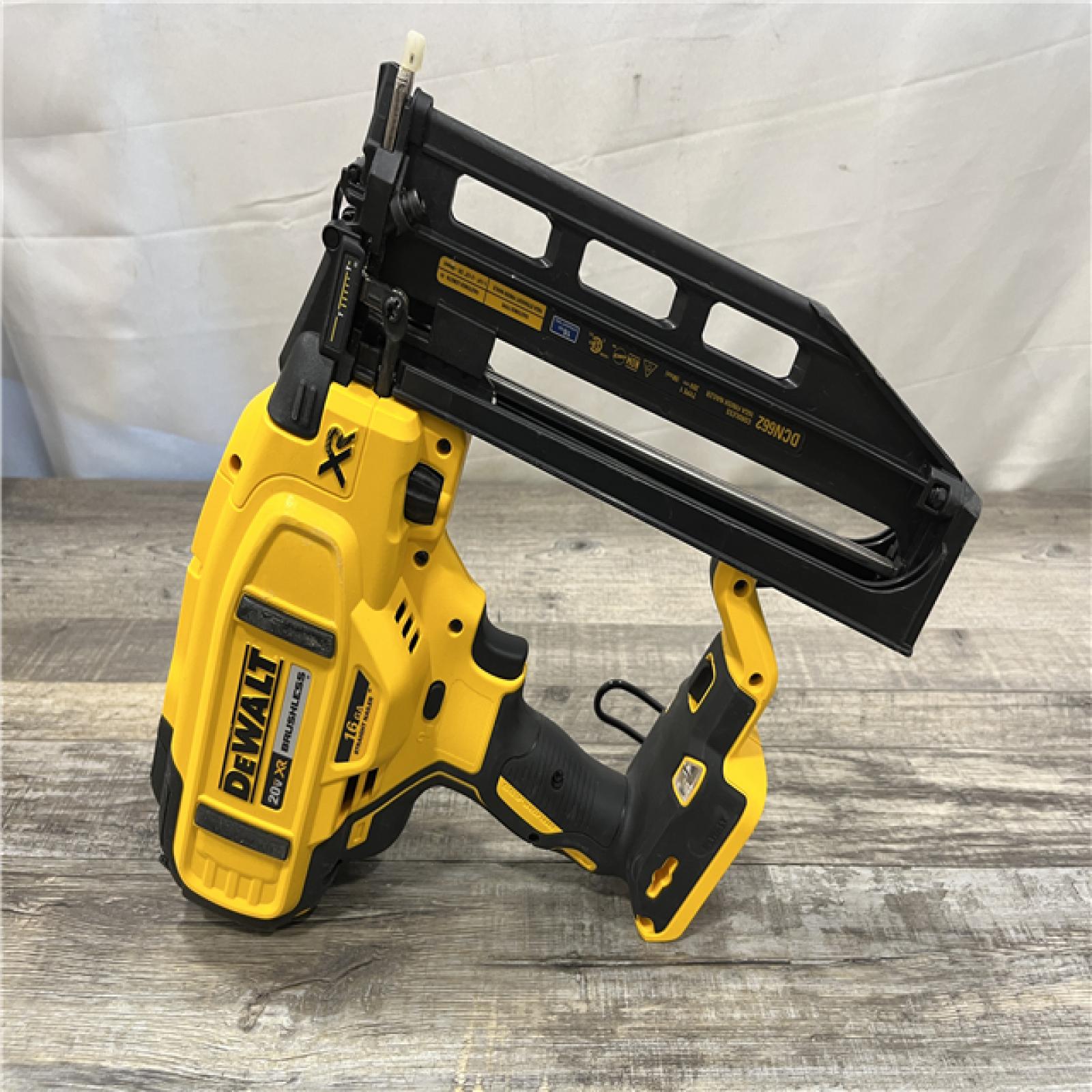 AS-IS DEWALT 20V MAX XR 16-Gauge Lithium-Ion Cordless Finish Nailer (Tool Only)
