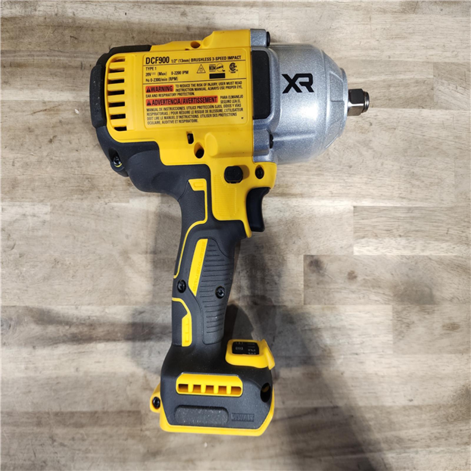 HOUSTON LOCATION - AS-IS Dewalt 20V MAX Lithium-Ion Cordless 1/2 in. Impact Wrench Kit W/ BATTERY & CHARGER