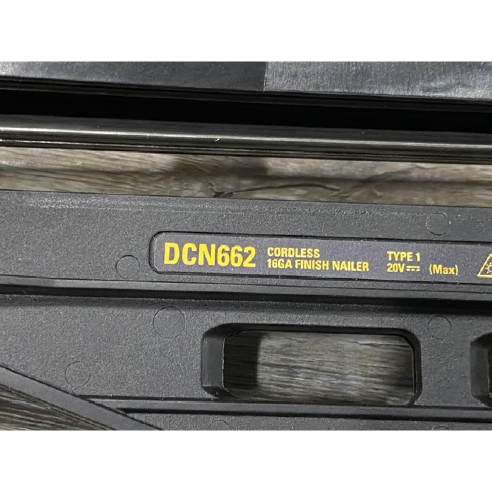 AS-IS DEWALT 20V MAX XR 16-Gauge Lithium-Ion Cordless Finish Nailer (Tool Only)