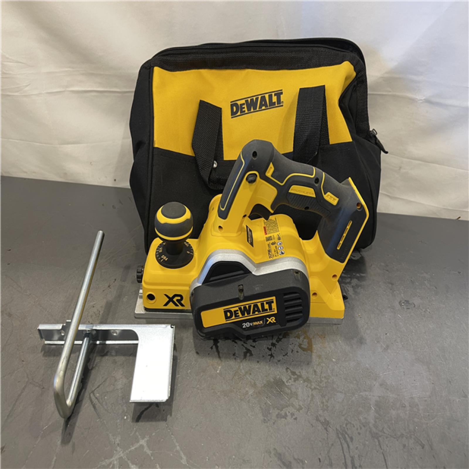 AS-IS - DEWALT 20V MAX XR Cordless Brushless 3-1/4 in. Planer