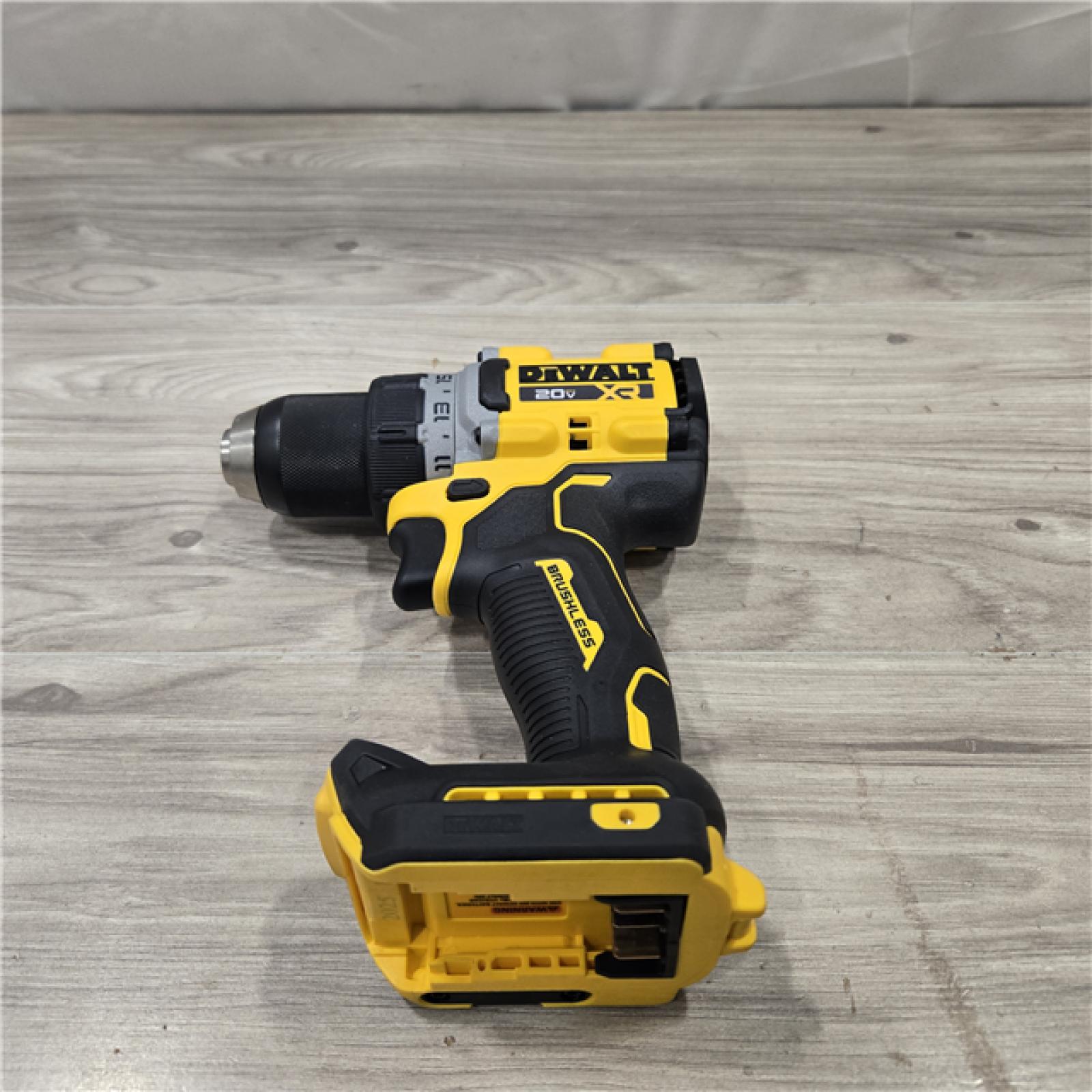 AS-IS DeWalt 20V XR Lithium-Ion Cordless 1/2 in. Drill/Driver Kit