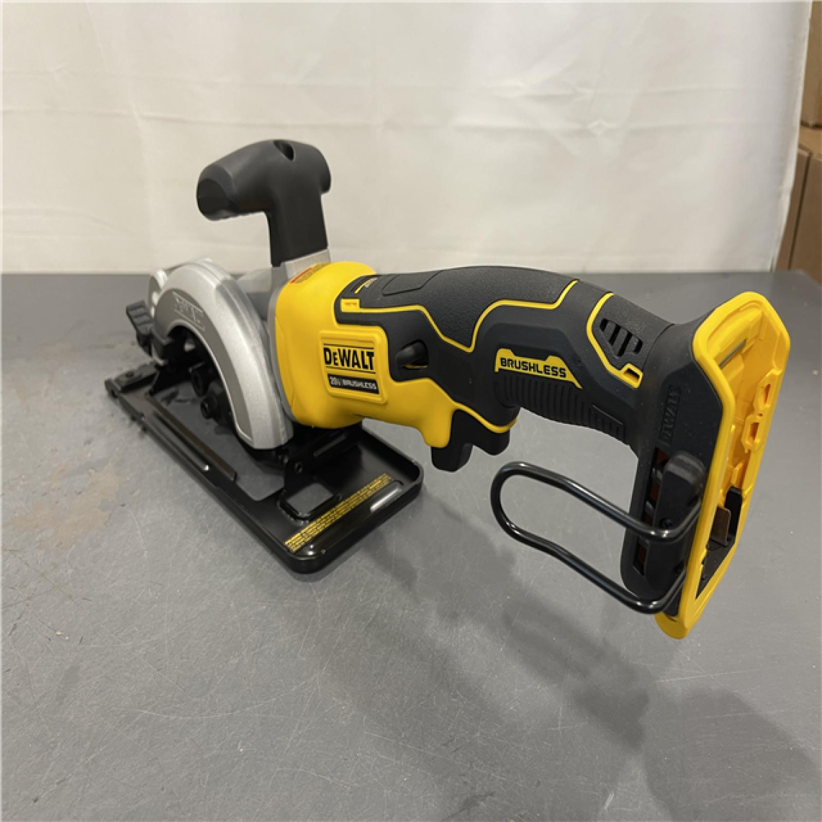 AS-IS - DEWALT ATOMIC 20V MAX Cordless Brushless 4-1/2 in. Circular Saw