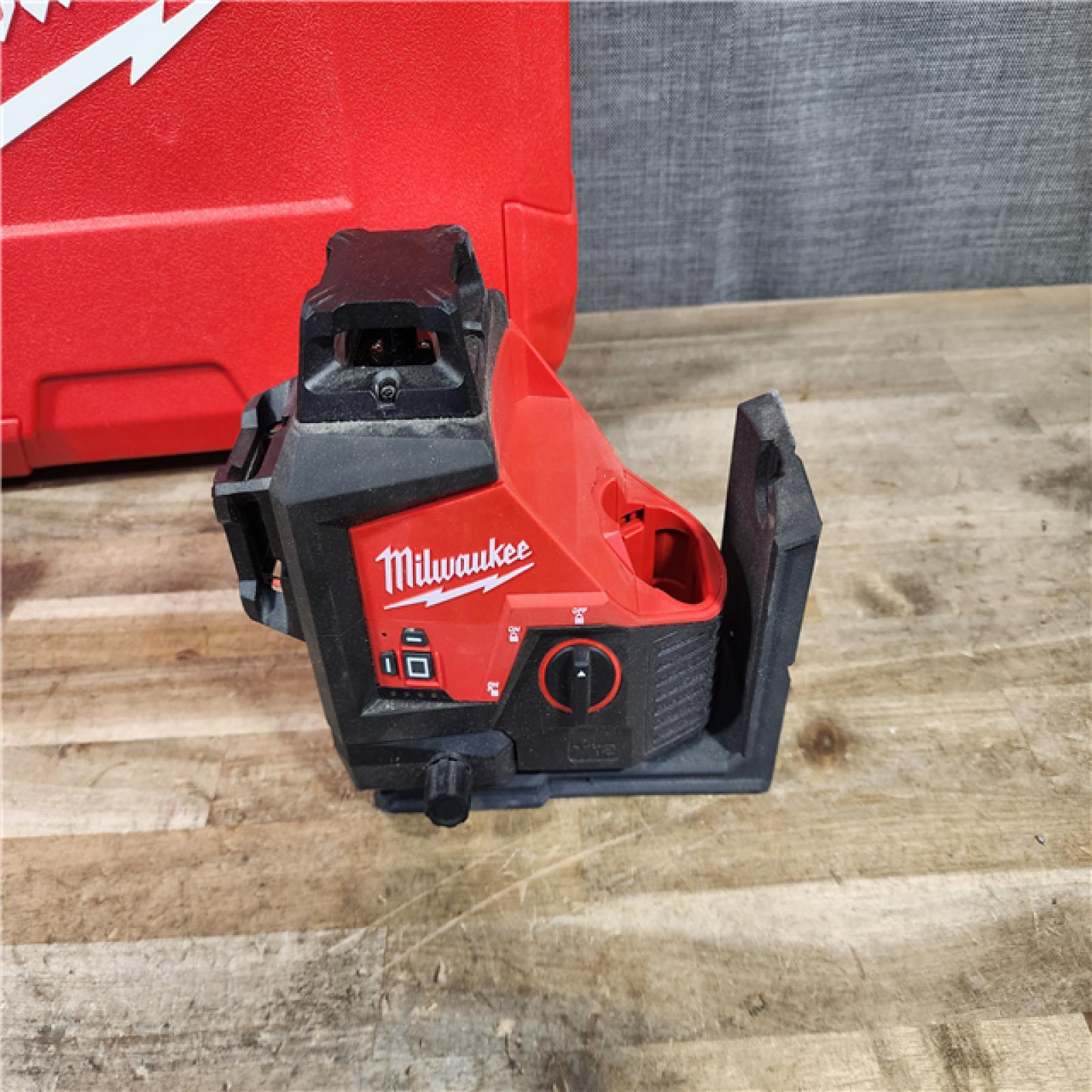 HOUSTON LOCATION - AS-IS Milwaukee 12-Volt Lithium-Ion Cordless Green 250 ft. 3-Plane Laser Level Kit