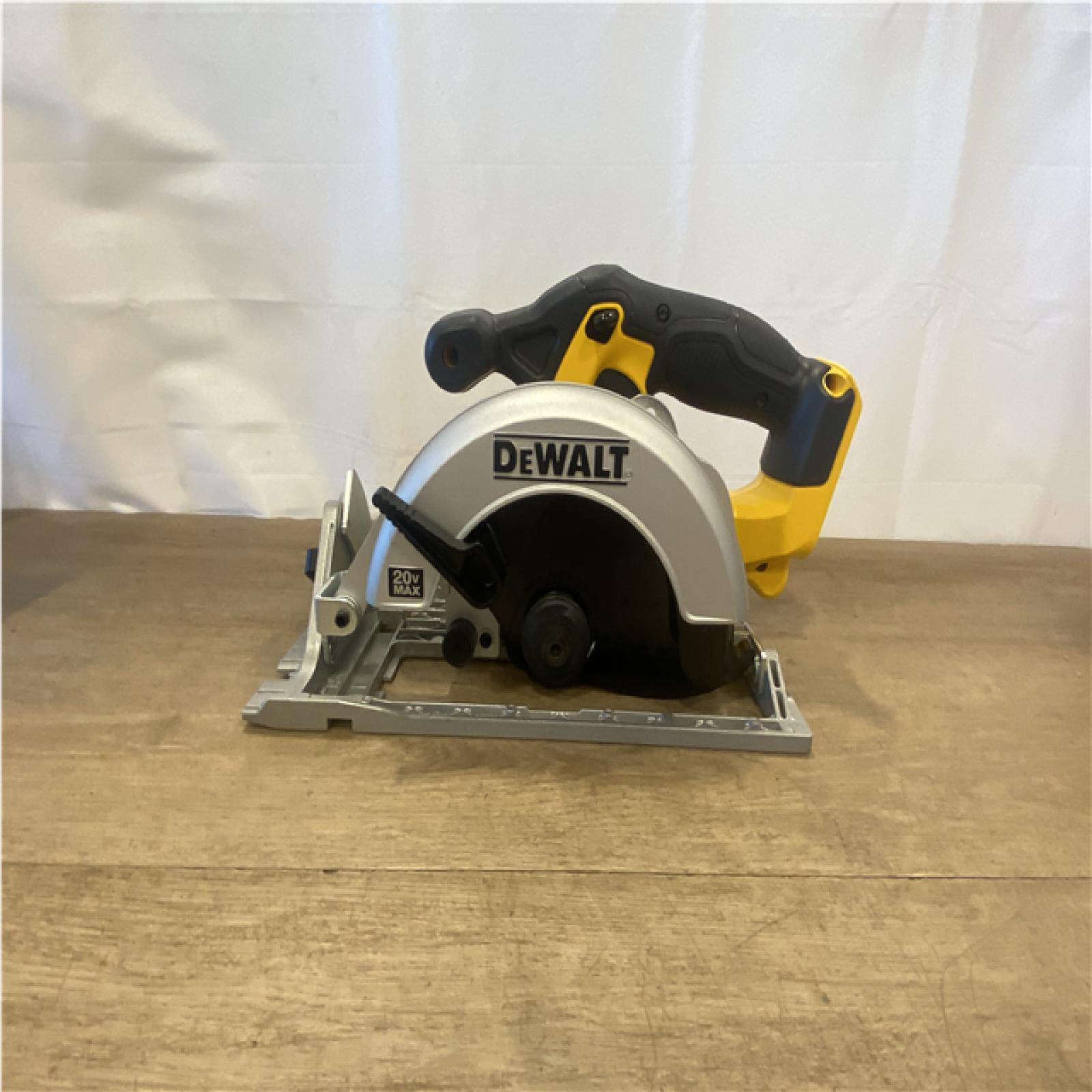 AS-IS DEWALT 20V MAX Cordless 6-1/2 in. Circular Saw Kit