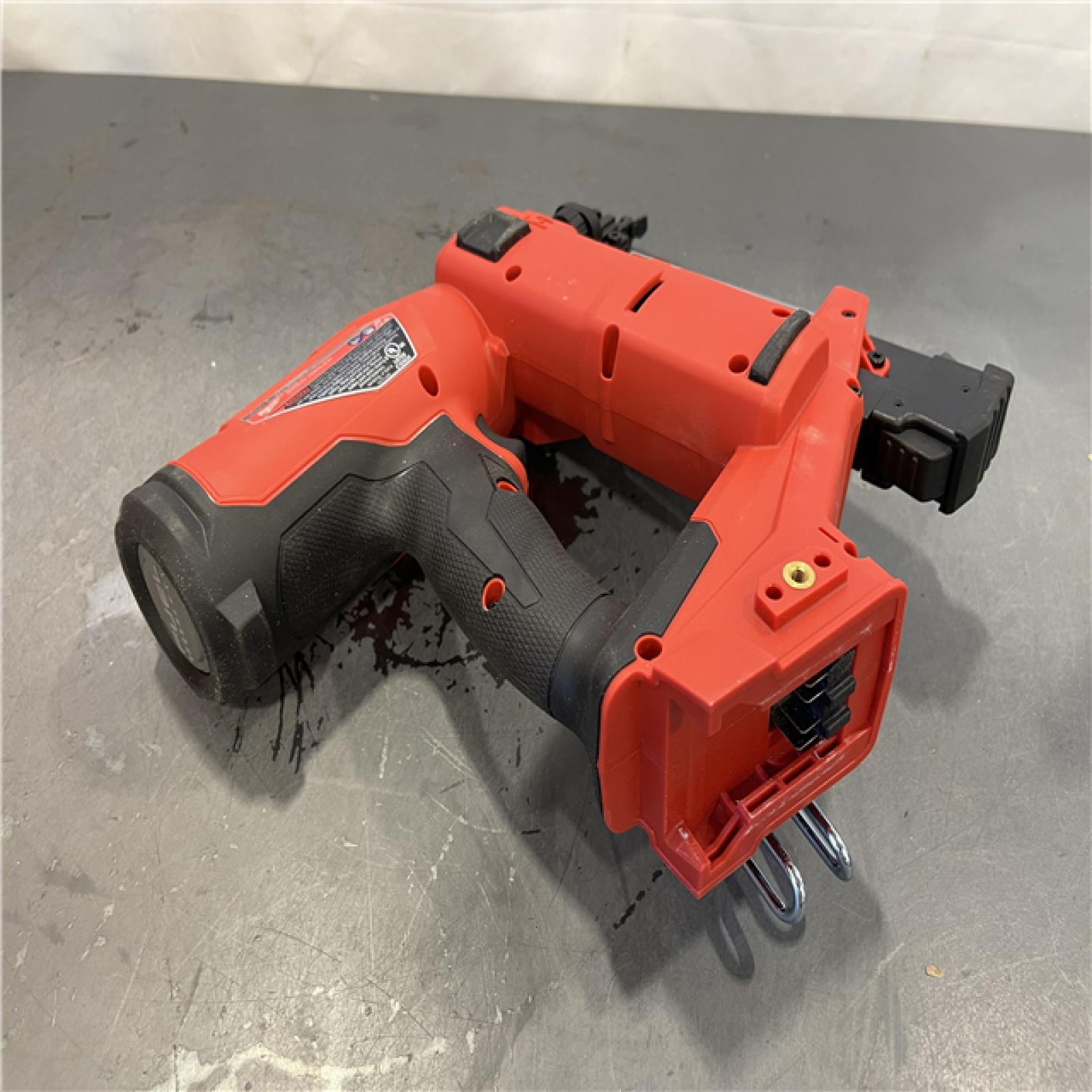 AS-IS - Milwaukee M18 FUEL 18-Volt Lithium-Ion Brushless Cordless Gen II 18-Gauge Brad Nailer