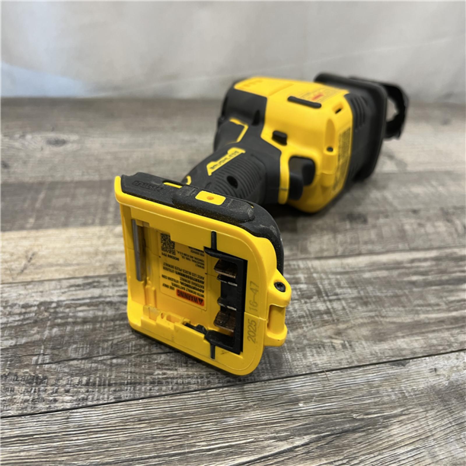 AS-IS DEWALT ATOMIC 20V MAX Cordless Brushless Compact Reciprocating Saw (Tool Only)