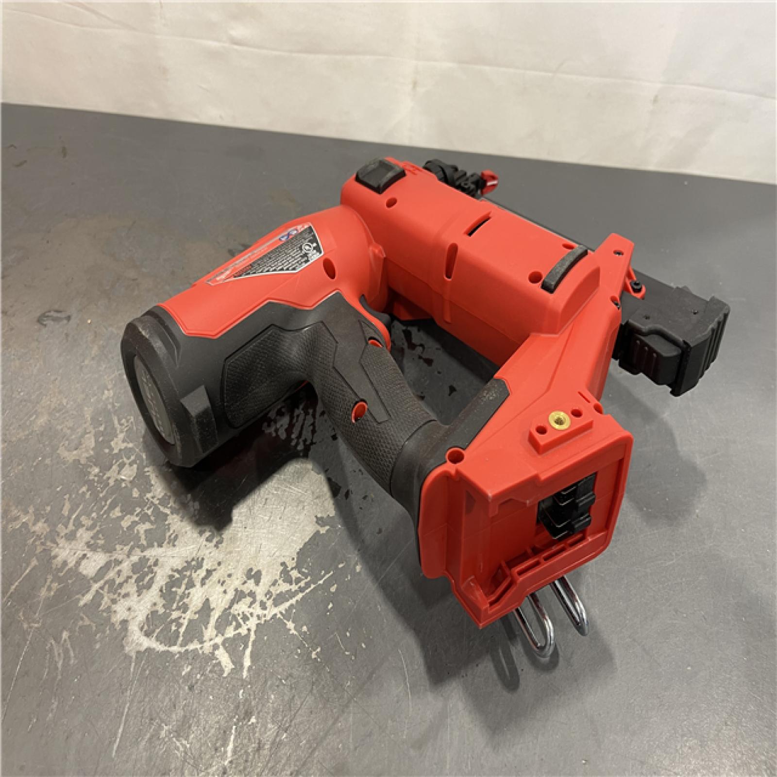 AS-IS - Milwaukee M18 FUEL 18-Volt Lithium-Ion Brushless Cordless Gen II 18-Gauge Brad Nailer