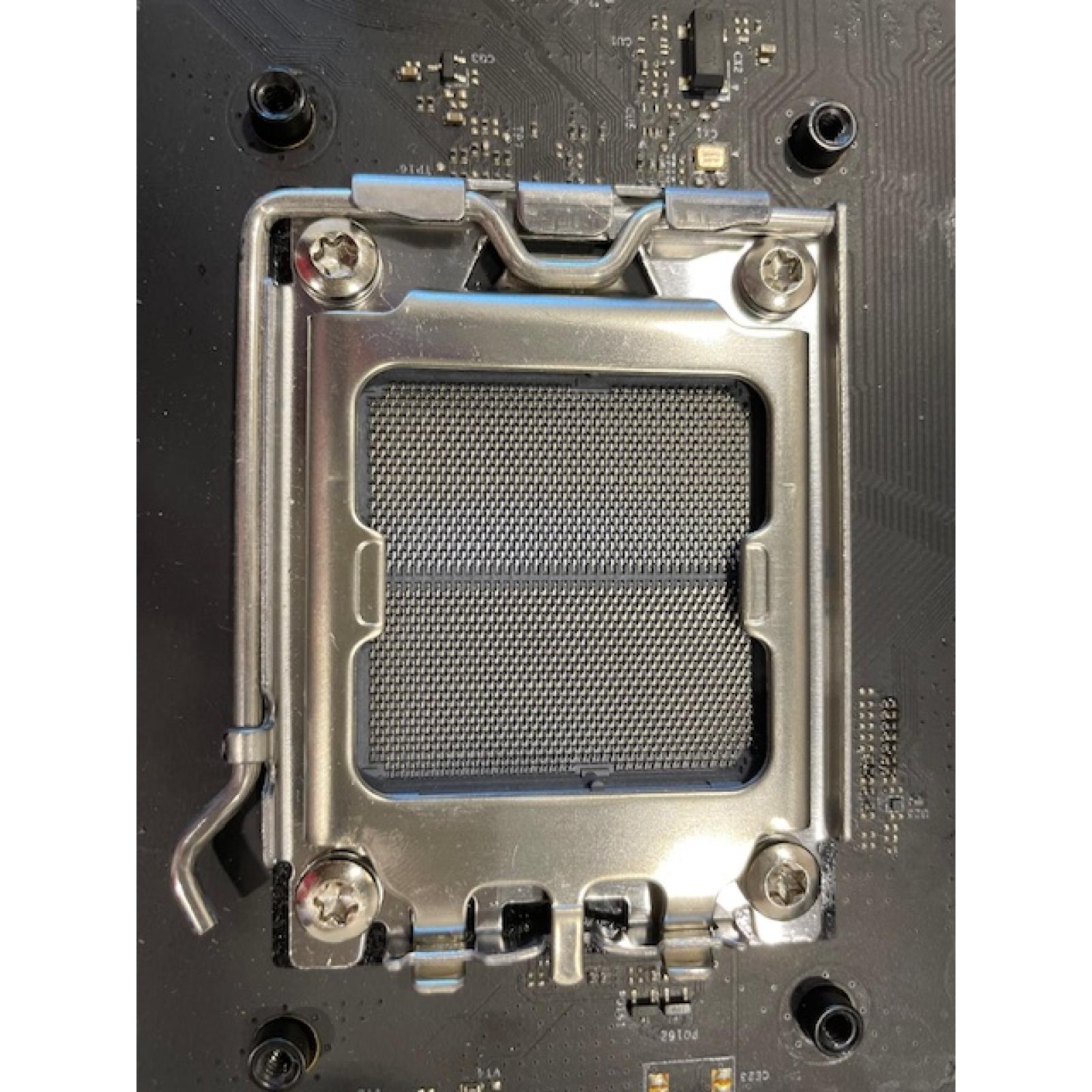 AS-IS ZXT B650E (Socket AM5) USB 3.2 AMD Motherboard