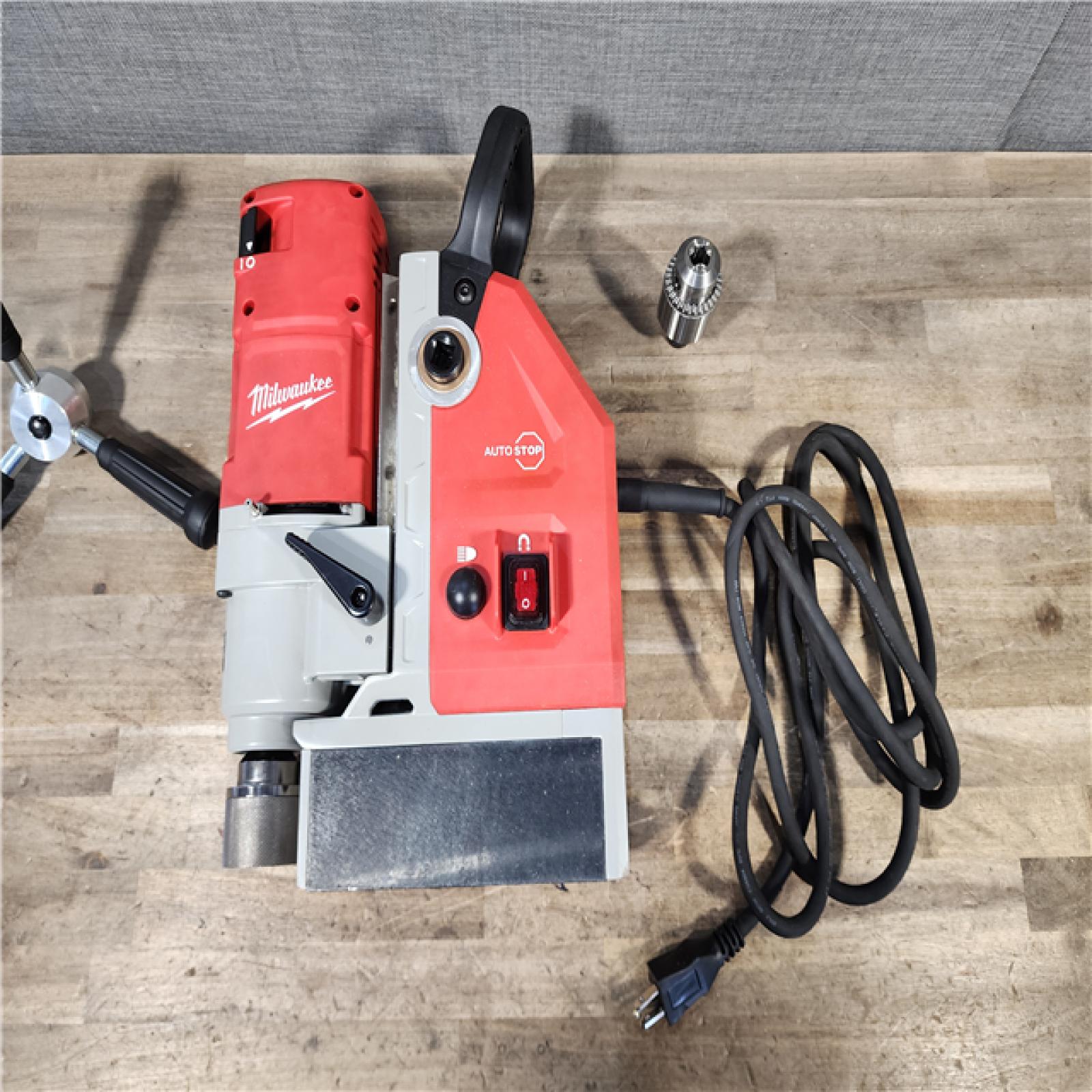 HOUSTON LOCATION - AS-IS Milwaukee Electromagnetic Drill Kit