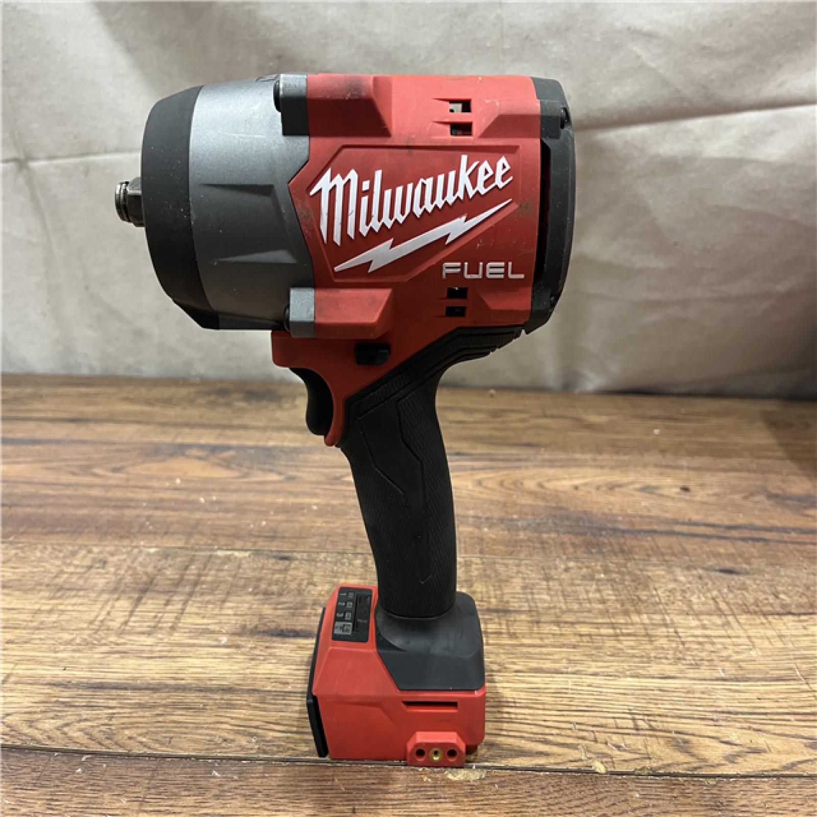 AS-IS Milwaukee M18 1/2 in. Cordless Brushless High Torque Impact Wrench Kit (Battery & Charger)