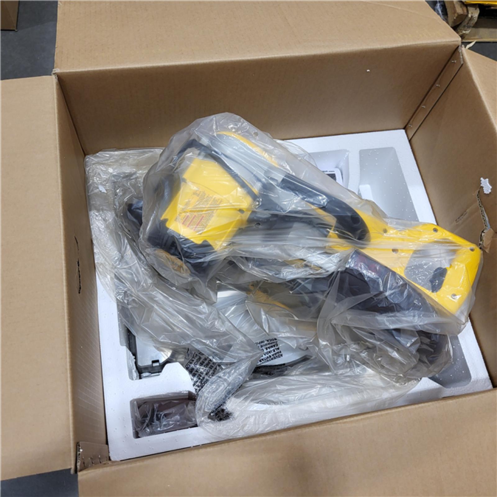 NEW! DeWalt 15 Amp Corded 12 in. Compound Double Bevel Miter Saw