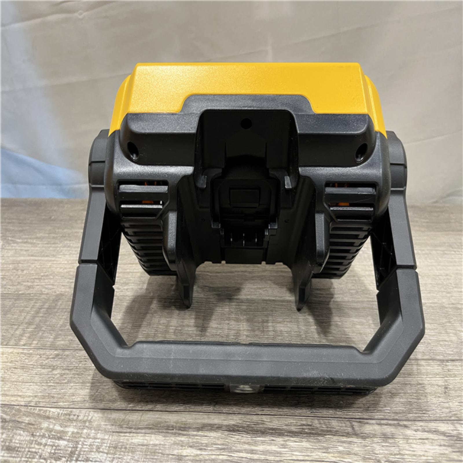 AS-IS DEWALT 20-Volt MAX Lithium-Ion Compact Cordless Task Light Kit