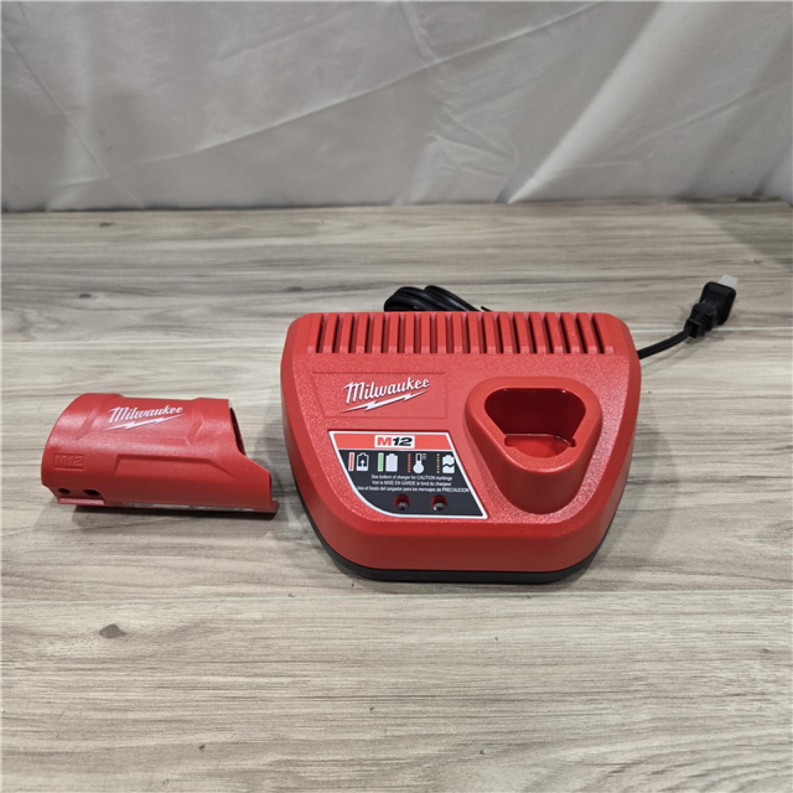 AS-IS Milwaukee Black Large M12 Heated Axis Vest Kit