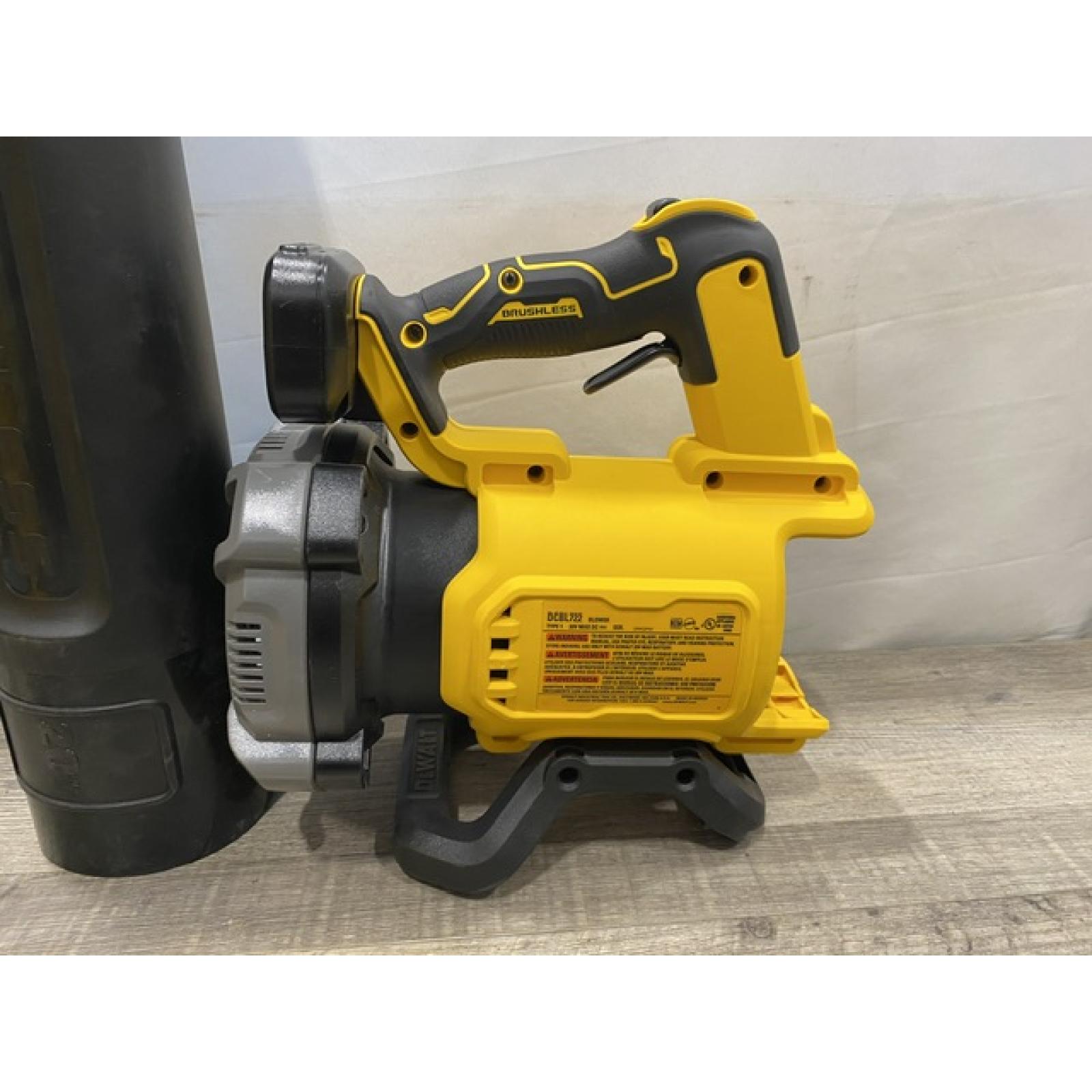 AS-IS DEWALT 20V MAX* XR Brushless Cordless Handheld Blower Kit