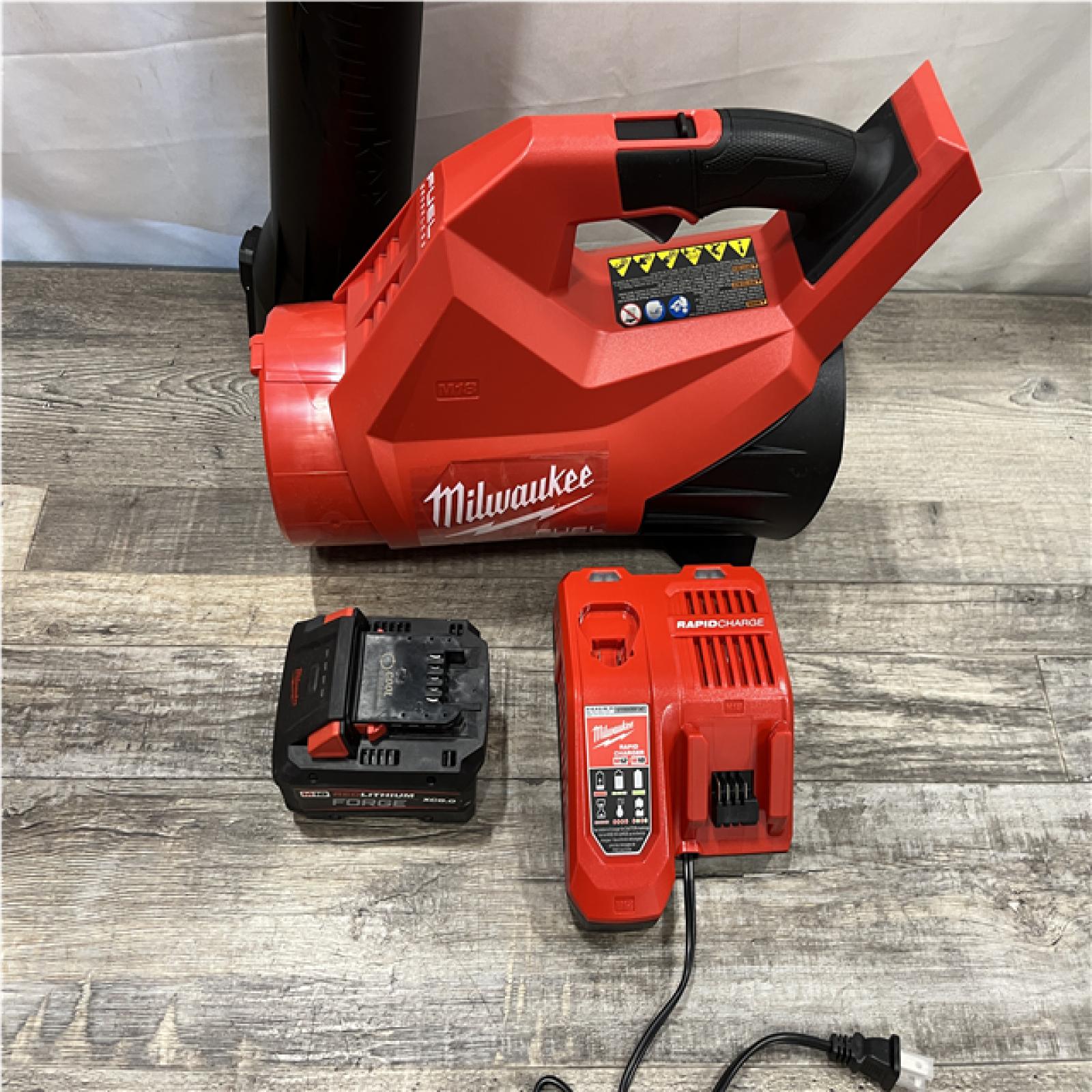 AS-IS Milwaukee FUEL 120 MPH 500 CFM 18V Brushless Cordless Battery Powered Leaf Blower Kit