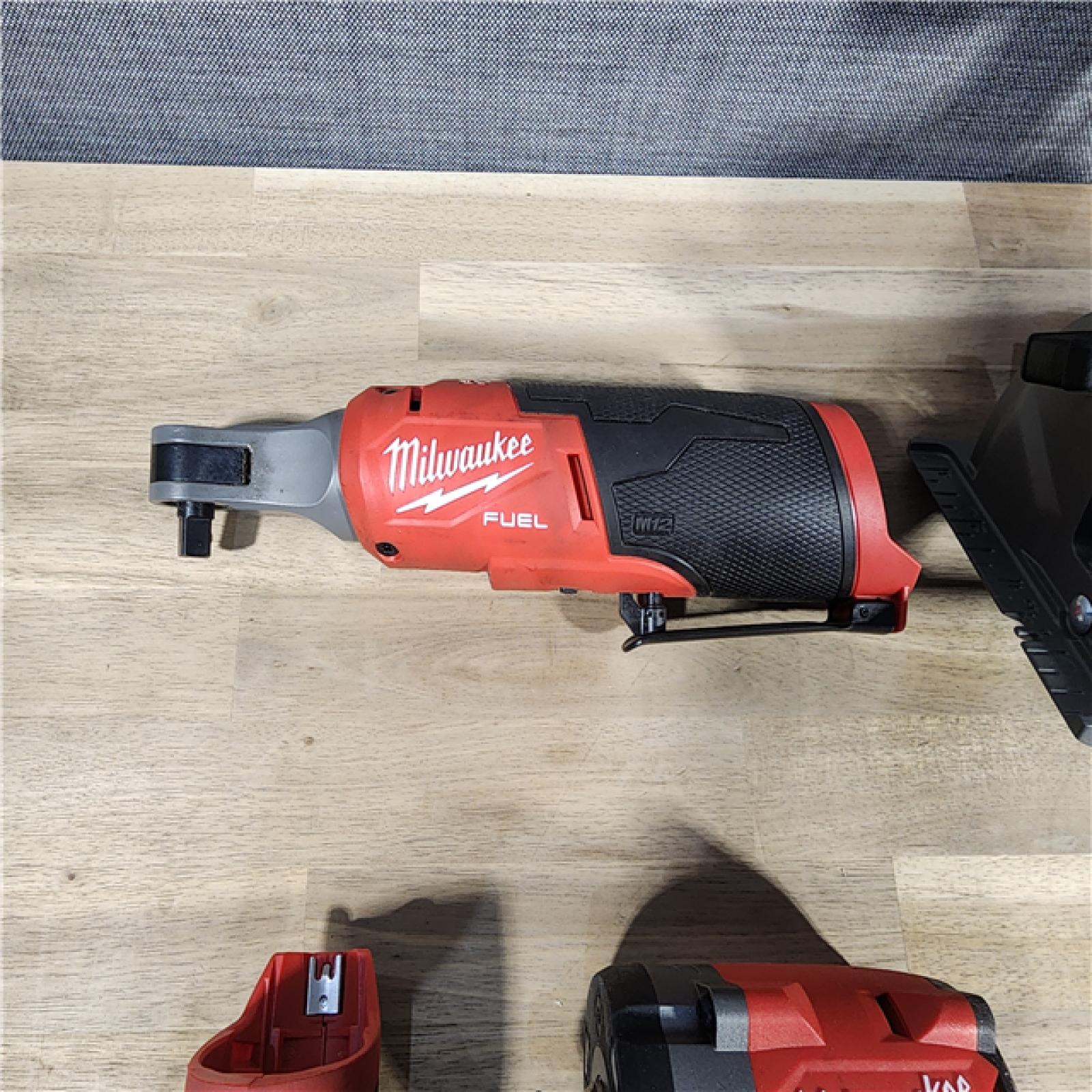 HOUSTON LOCATION - AS-IS MILWAUKEE 4 TOOL COMBO