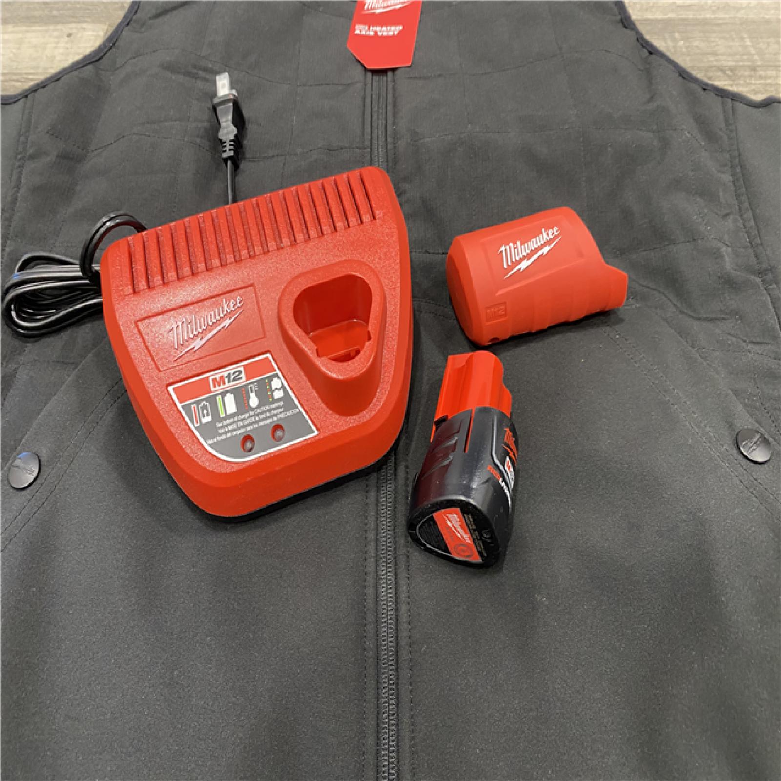 AS-IS Milwaukee Men's X-Large 12-Volt Lithium-Ion Cordless Axis Black Heated Vest Kit