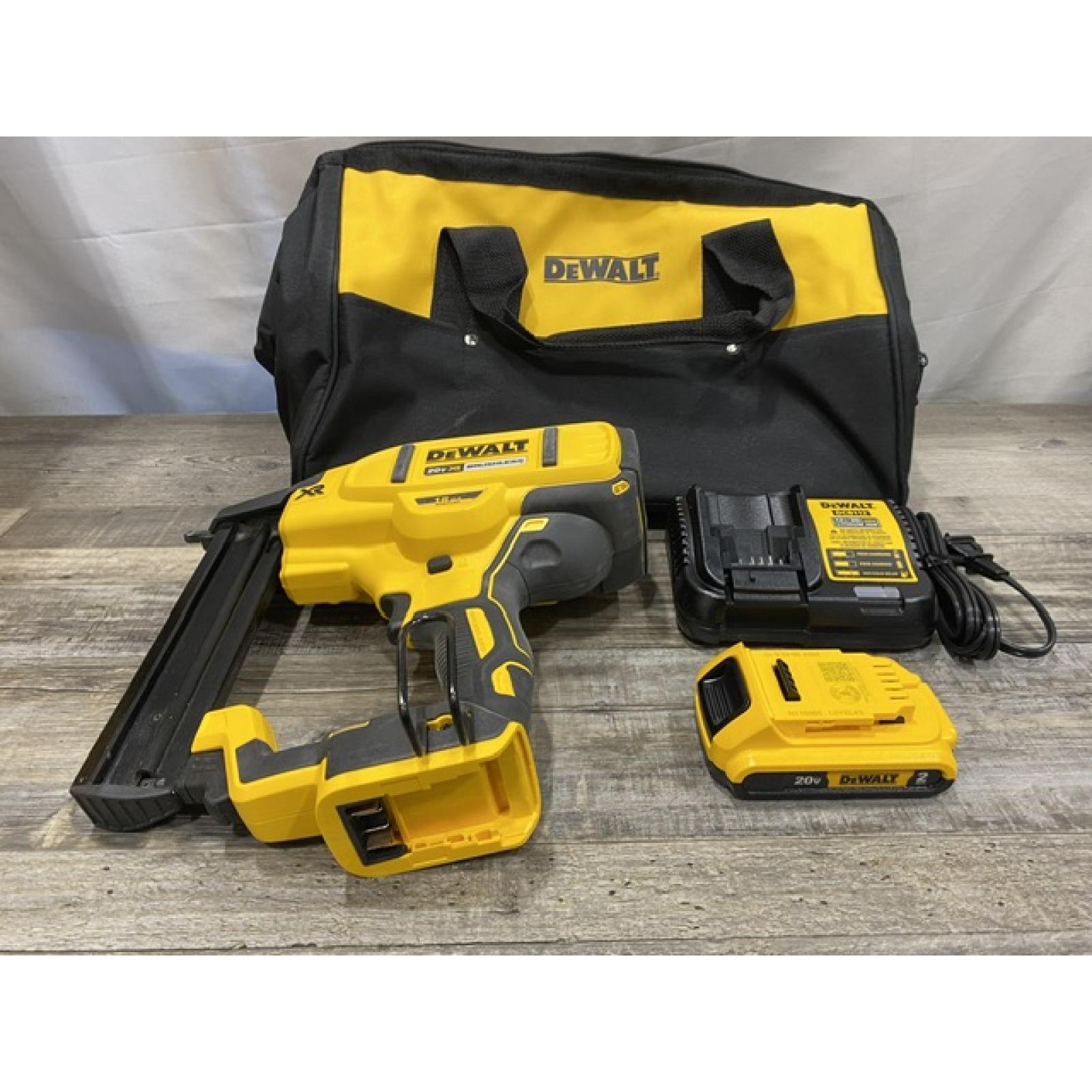 AS-IS DEWALT 20V MAX XR Lithium-Ion Cordless 18-Gauge Narrow Crown Stapler Kit