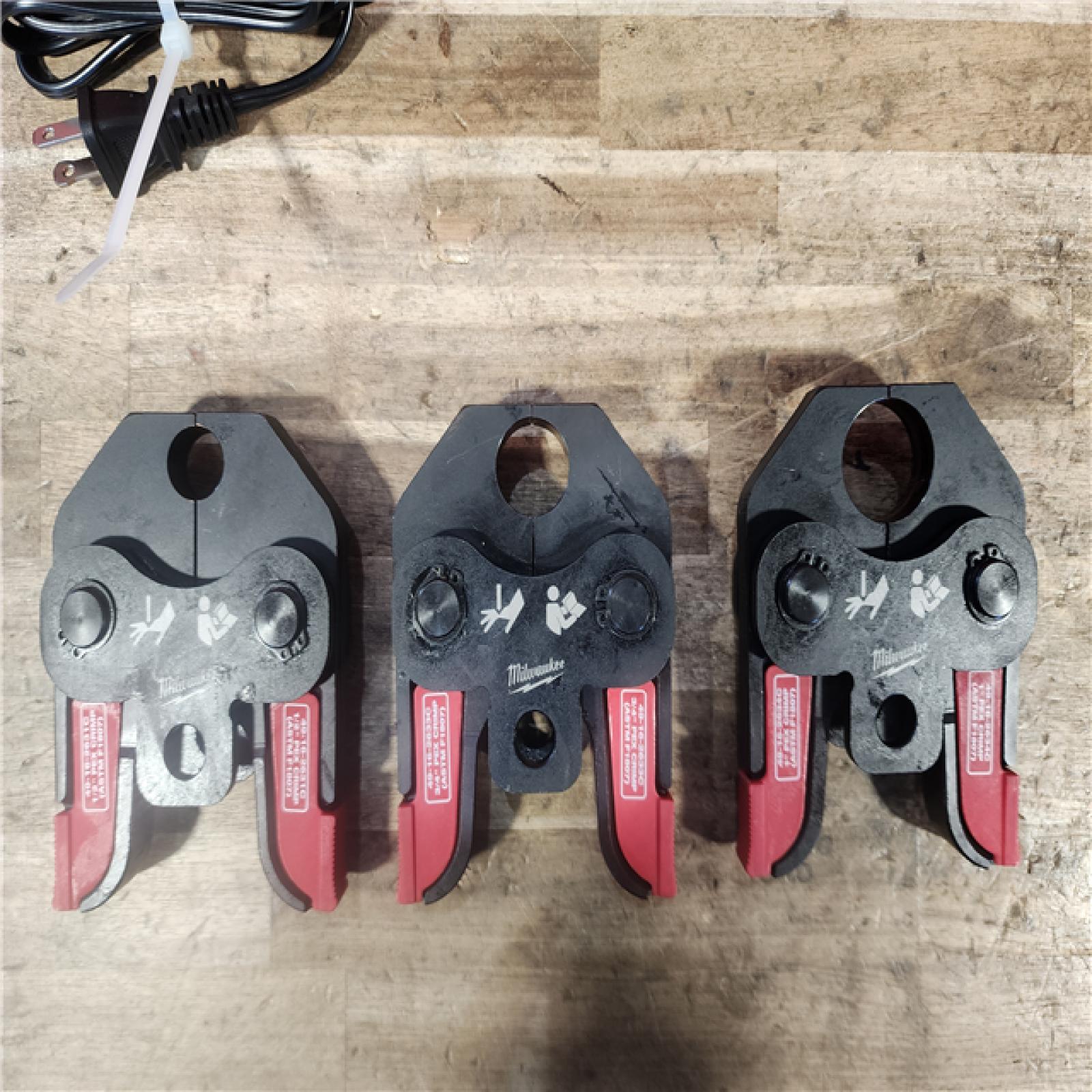 HOUSTON LOCATION - AS-IS Milwaukee M18 18V Lithium-Ion Cordless Short Throw Press Tool Kit