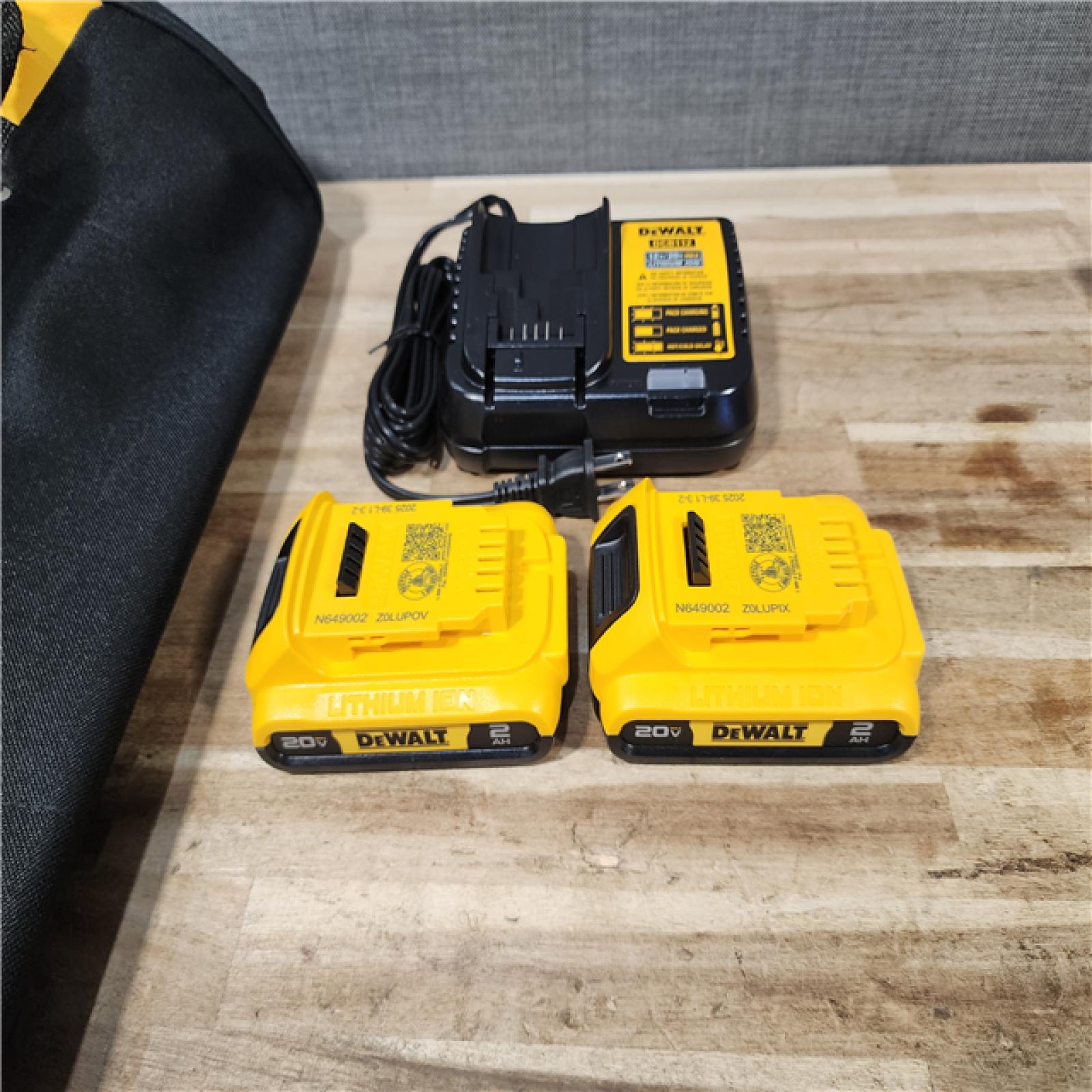 HOUSTON LOCATION - AS-IS DEWALT 3 TOOL COMBO KIT W/ (2) BATTERY & CHARGER